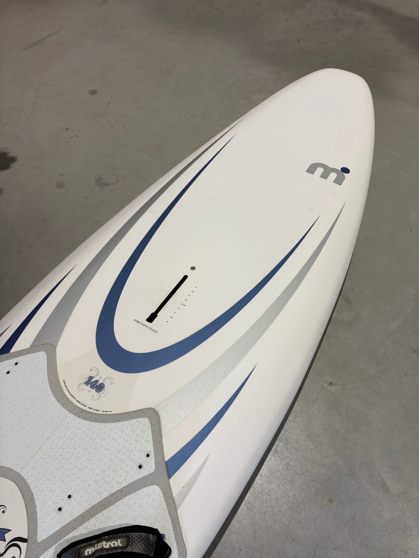 Mistral Explosion Carbon - 140L