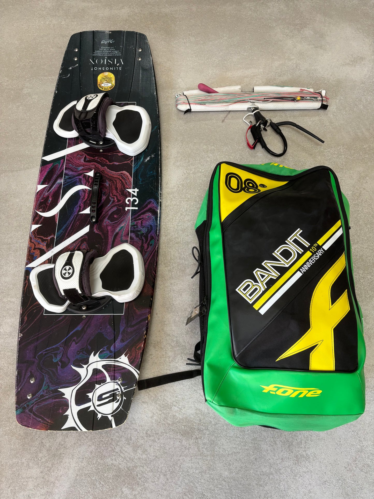 F-One Bandit 8 + Slingshot Vision 134x40 + F-One Bar