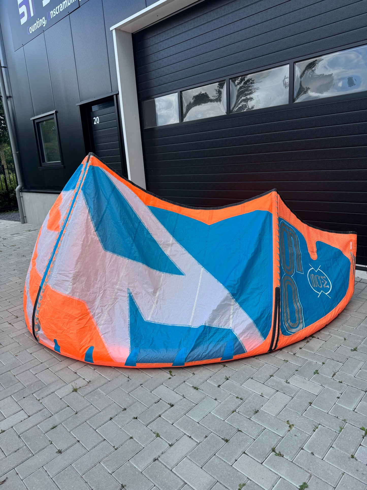 F-One Bandit 9m + Brunotti Onyx 136x40 + F-One Bar