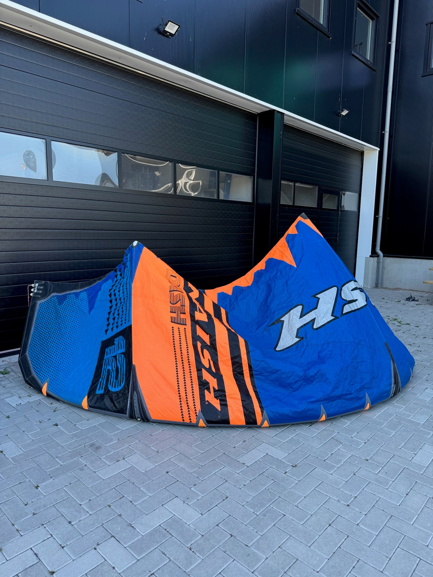 Naish Dash 12m + Brunotti Buster 142x42 + Eleveight Bar