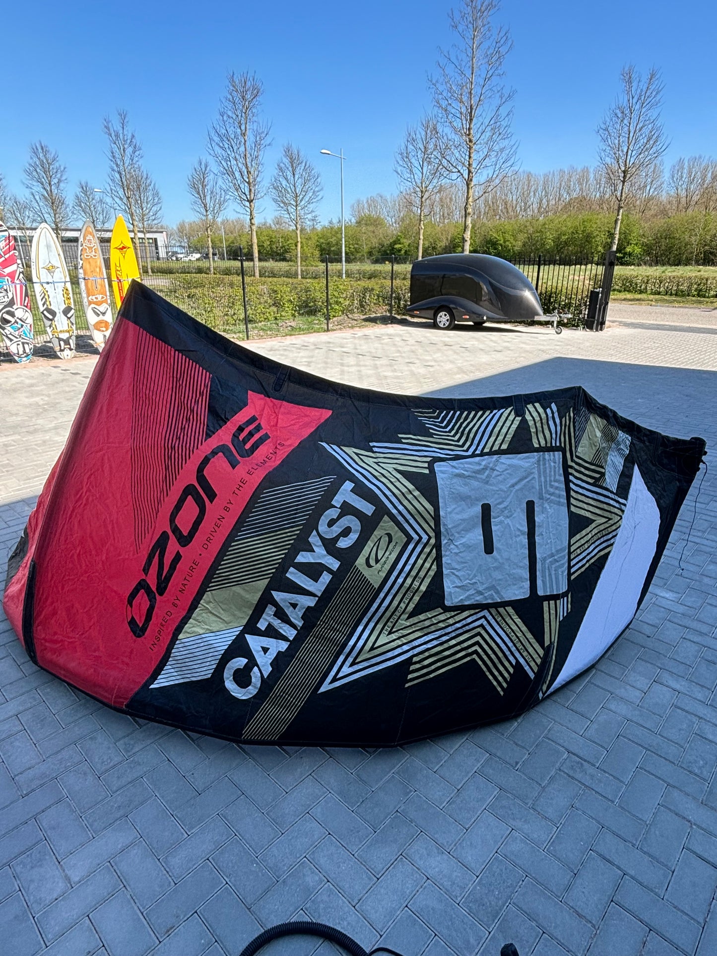 Complete kiteset | Ozone Catalyst 9m2 + North Gonzales 134x40 board + Bar + Pomp + Leash