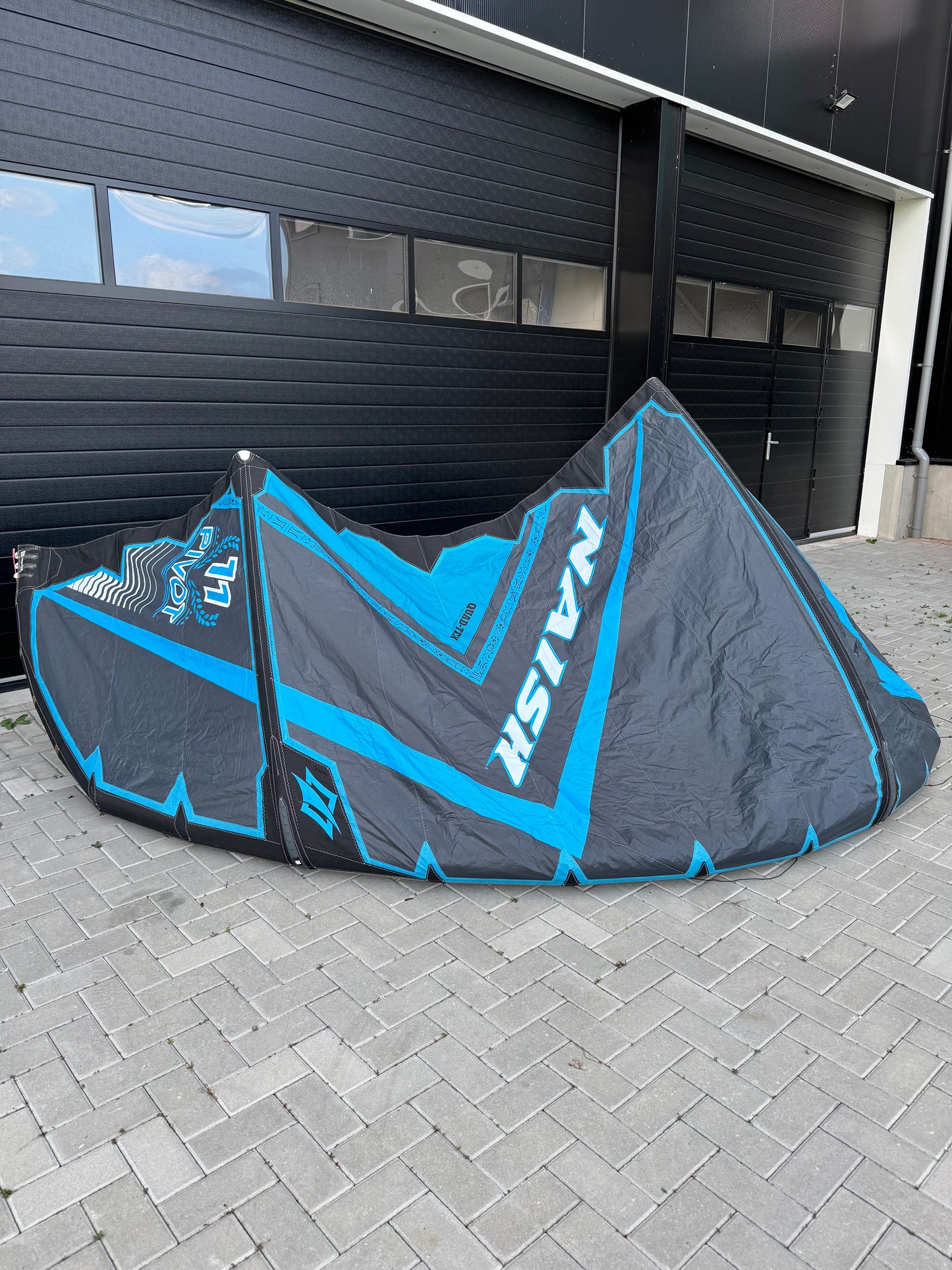 Naish Pivot 11m + Naish Motion 142x42 + Naish Bar
