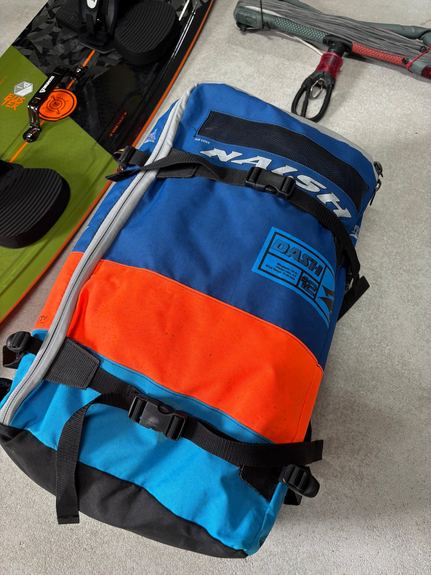 Naish Dash 12m + Brunotti Buster 142x42 + Eleveight Bar