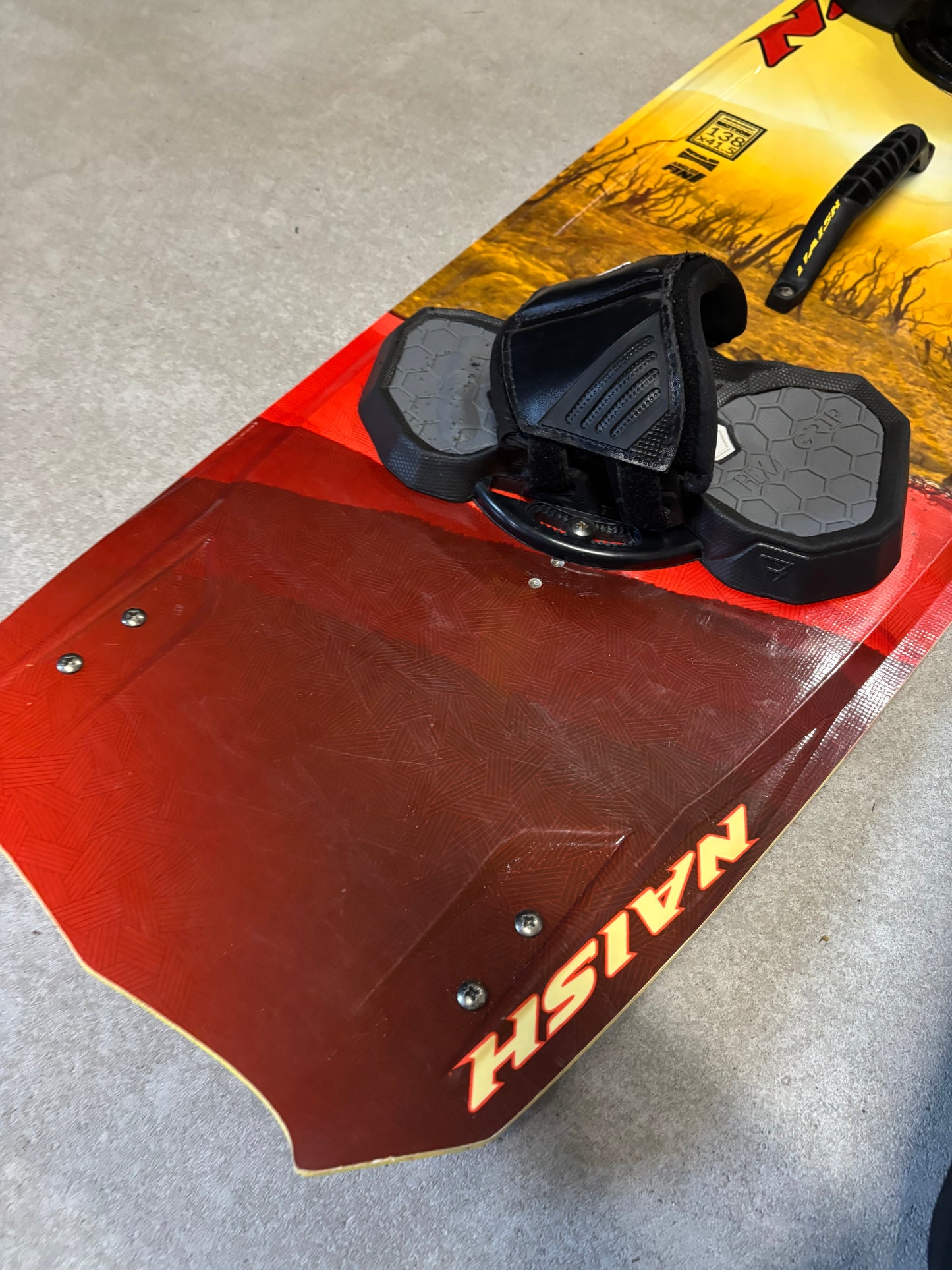 Naish Pivot S26 10m + Naish Motion 138x41.5 + Naish Bar