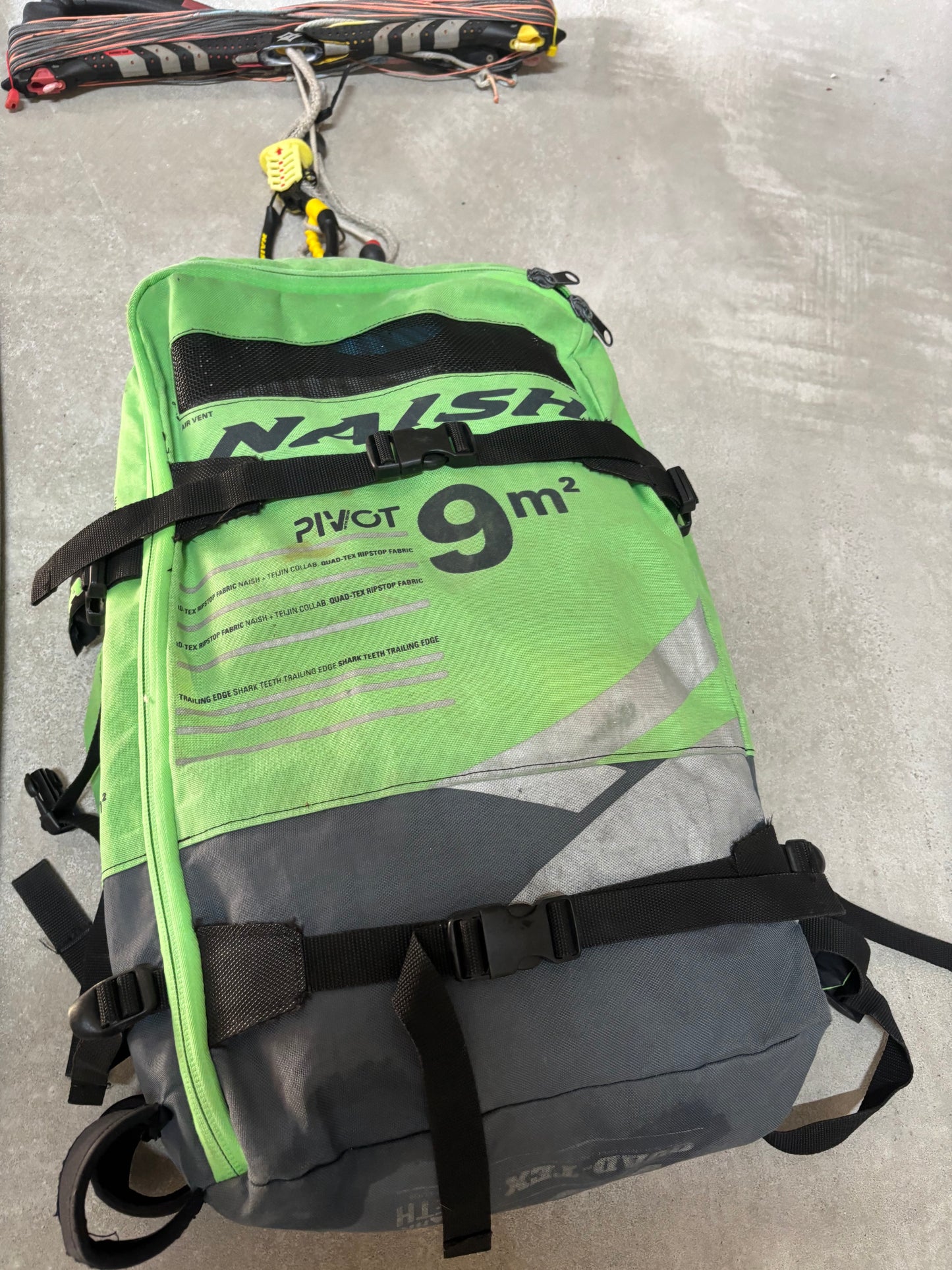 Naish Pivot 9m + Naish Monarch 132x41 + Naish Bar