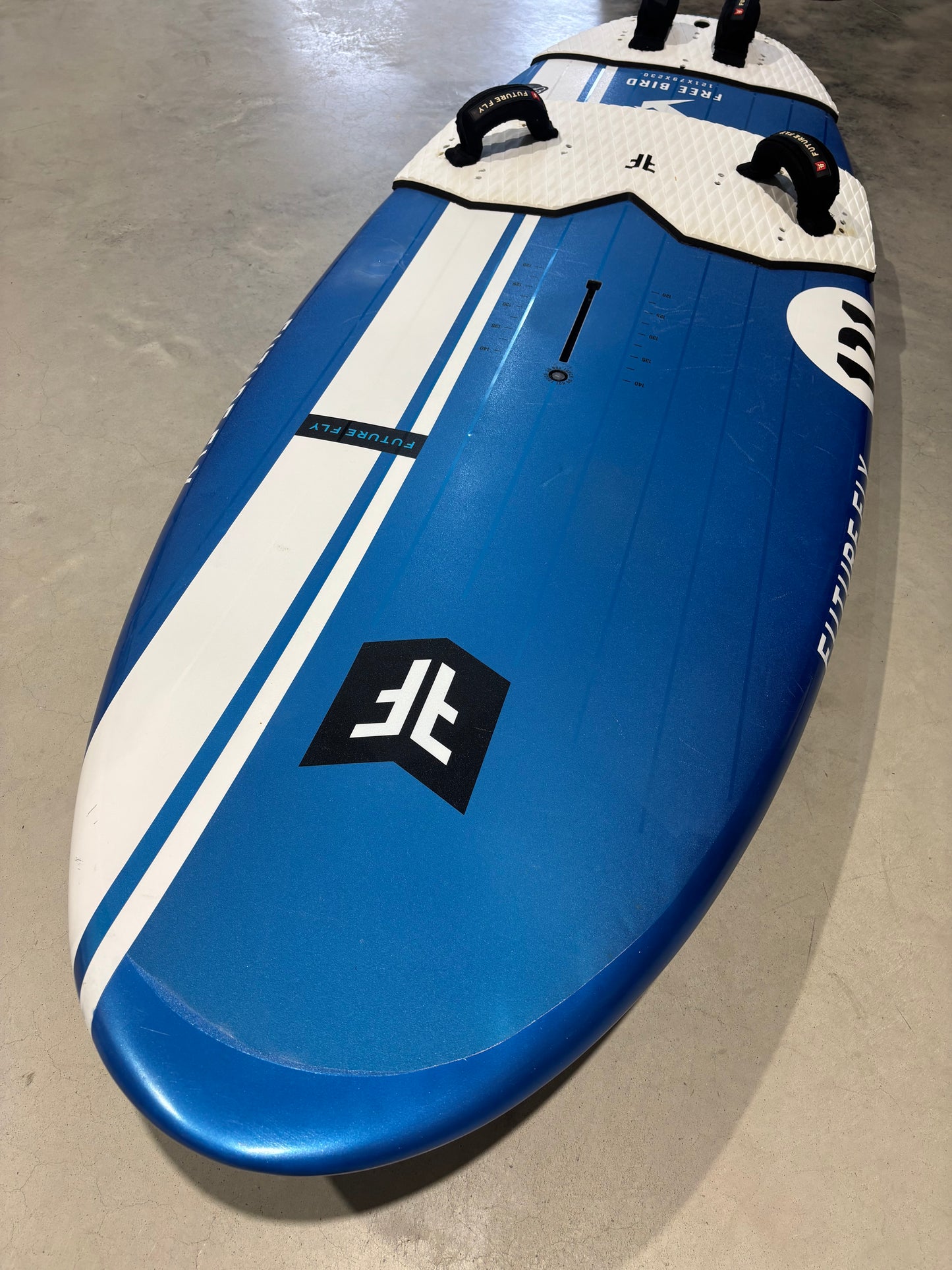 Future Fly Freebird - 121L