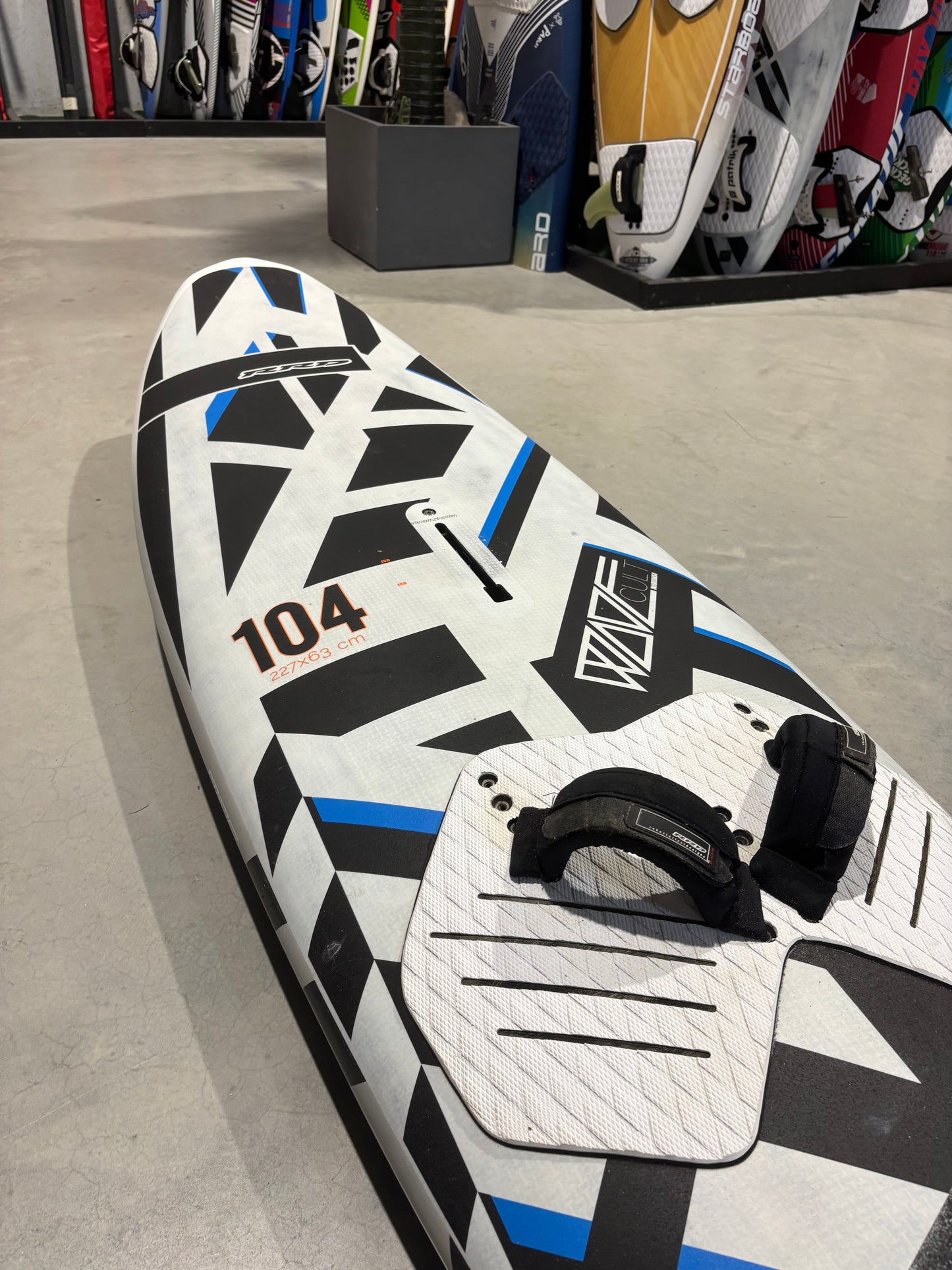 RRD Wavecult LTD - 104L