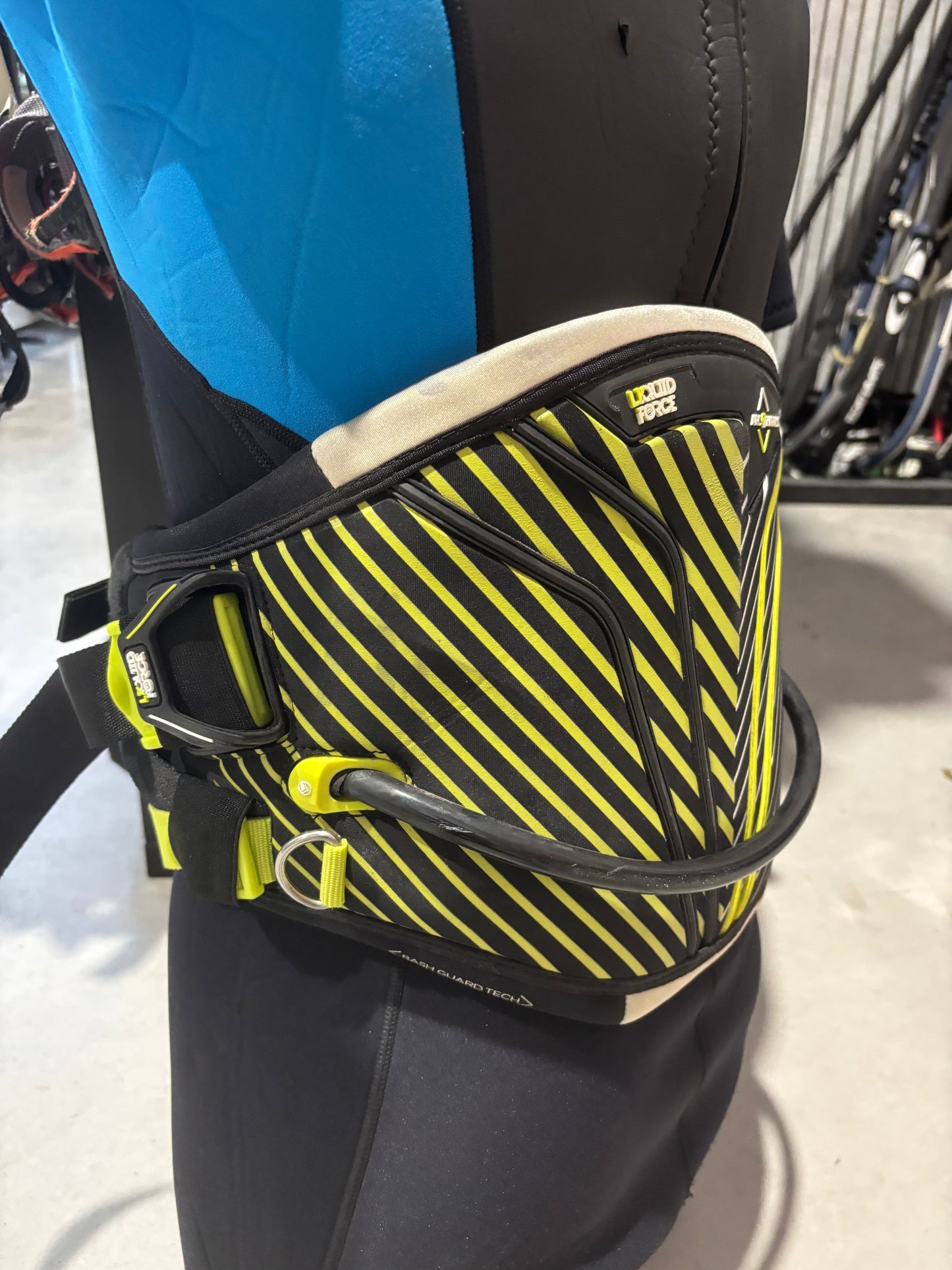 Liquid Force heuptrapeze maat L