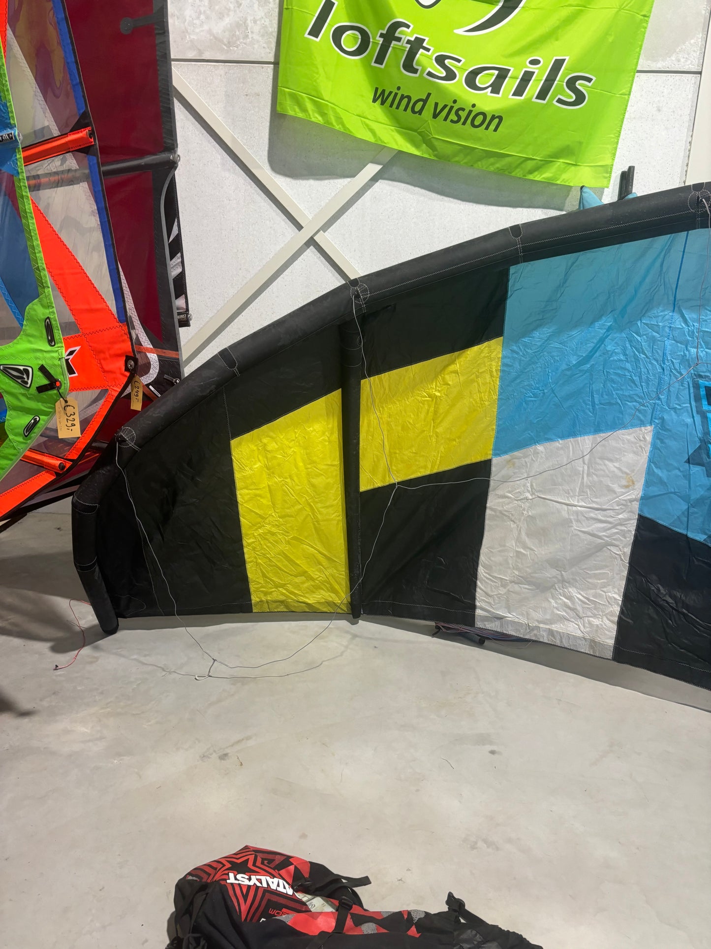 Complete kiteset | Ozone Catalyst 12m2 + RRD Placebo 139x41 board + Bar + Pomp + Leash