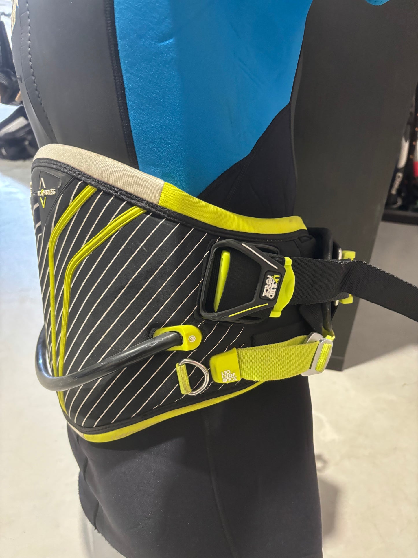 Liquid Force heuptrapeze maat L