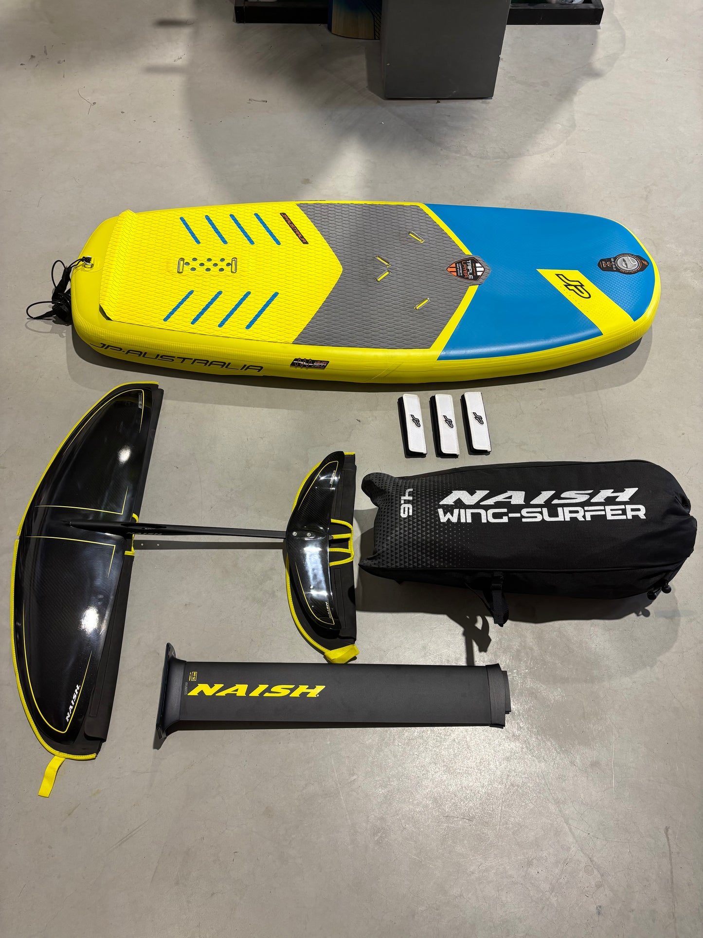 Complete Wingfoil set : JP Wingair 6.0/130L + Naish Jet 2000 + Naish Wing 4.6