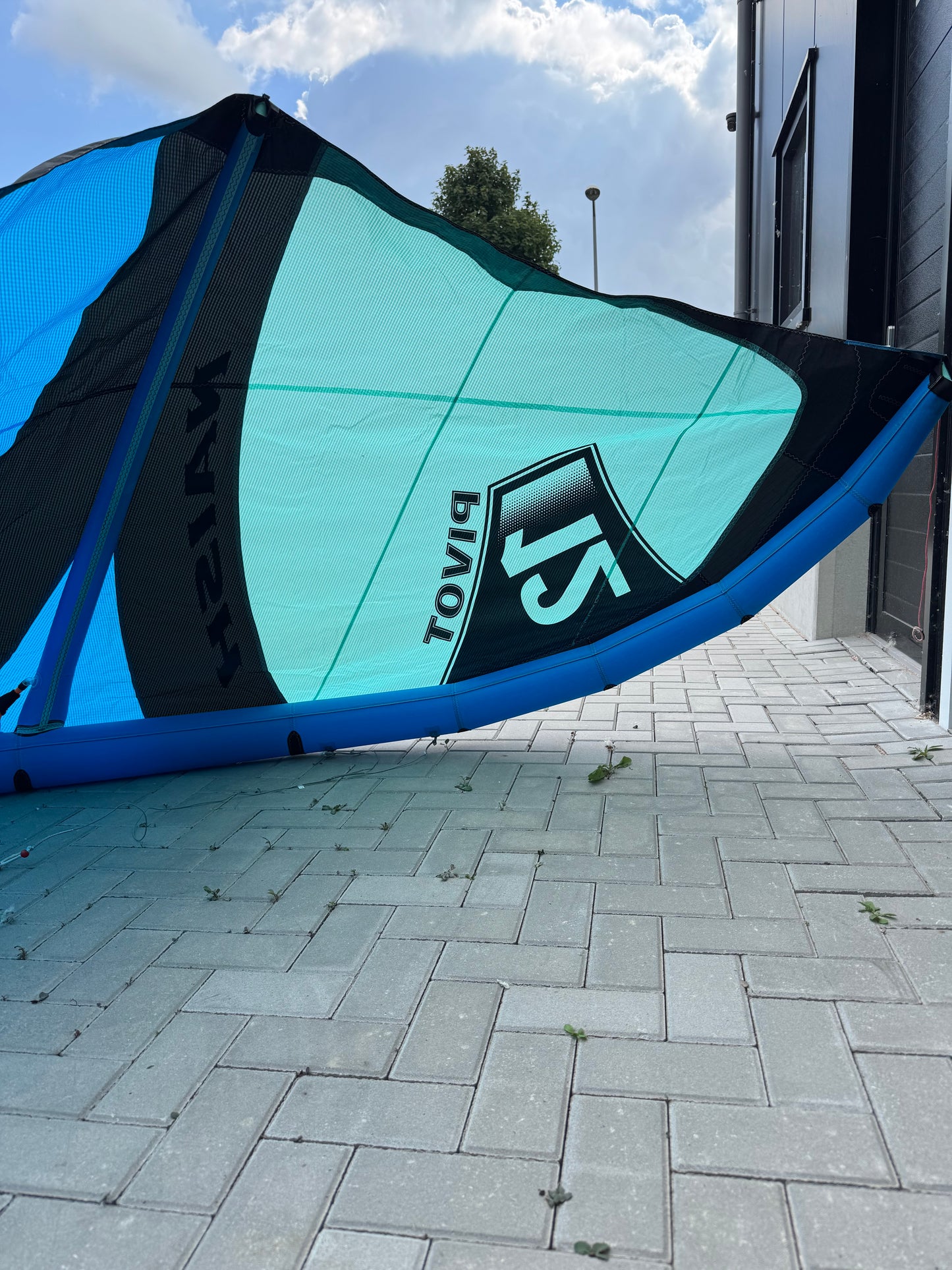 Naish Pivot S26 12m + Harlem 141x42 + Naish Bar