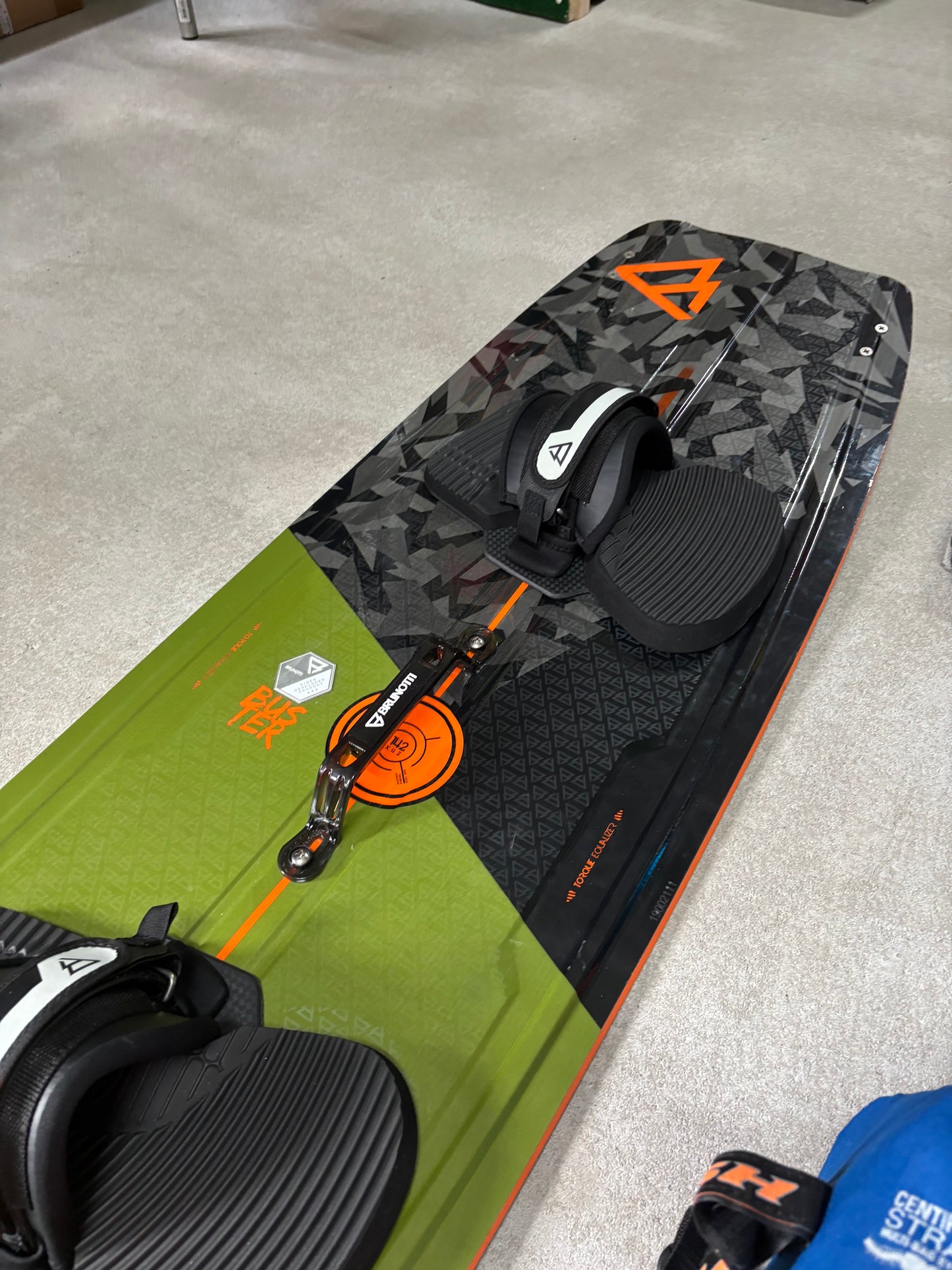 Naish Dash 12m + Brunotti Buster 142x42 + Eleveight Bar