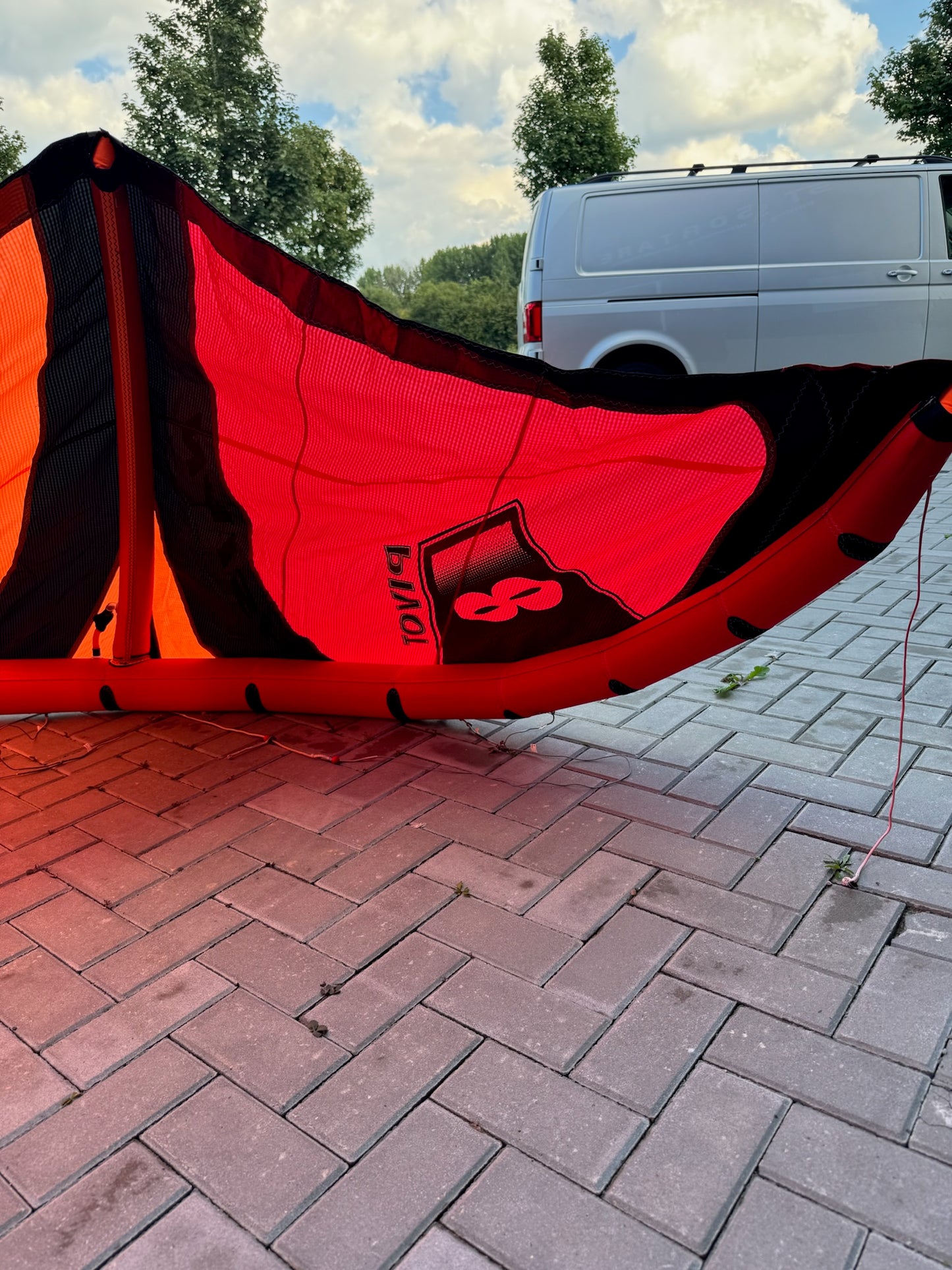 Naish Pivot S26 8m + Ozone Code 135x40 + Naish Bar