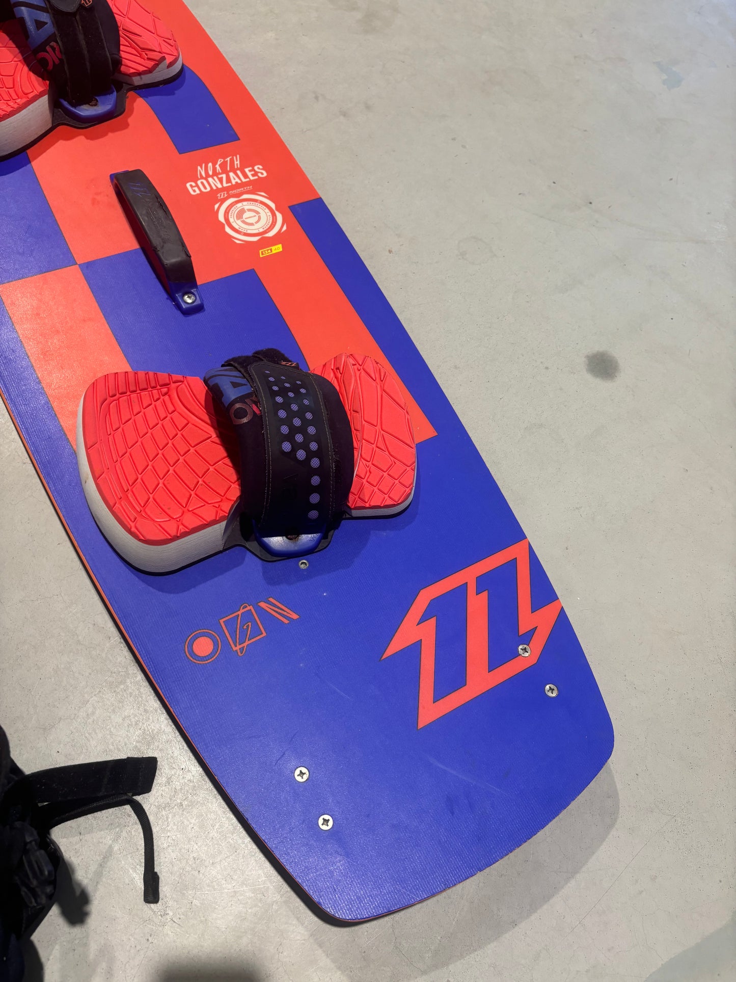 Complete kiteset | Ozone Catalyst 9m2 + North Gonzales 134x40 board + Bar + Pomp + Leash