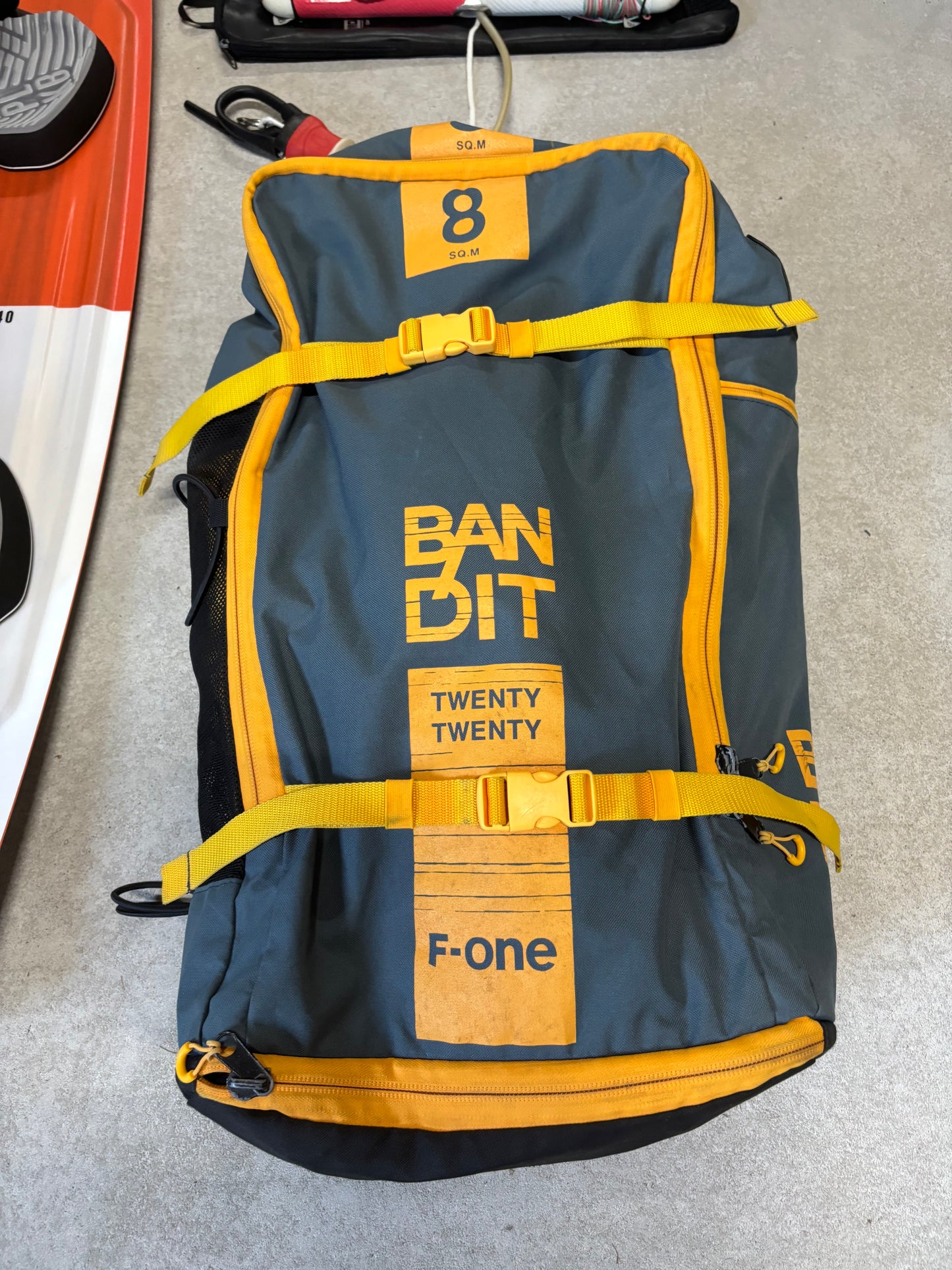 F-One Bandit 8m + PLKB Patrol 133x40 + F-One Bar