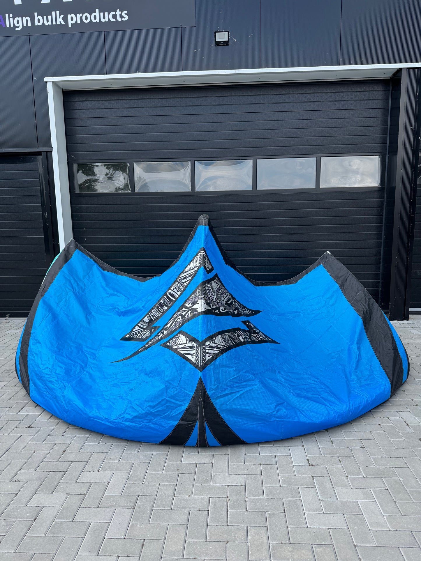 Naish Pivot S26 12m + Harlem 141x42 + Naish Bar