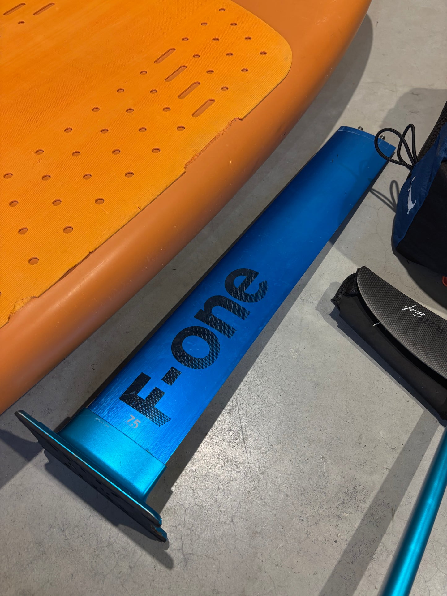 Complete Wingfoil Set : F-One Rocket 5’10/105L + Phantom 1280 + Strike V2 5.5