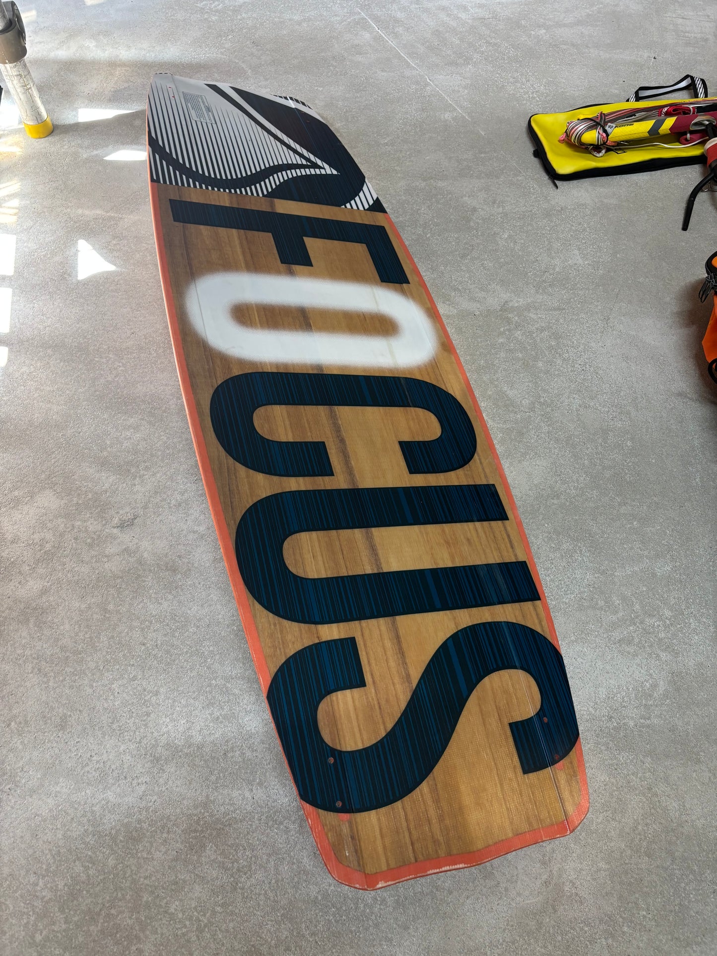 F-One Bandit 11m + Liquid Force Focus 138x41.5 + F-One Bar