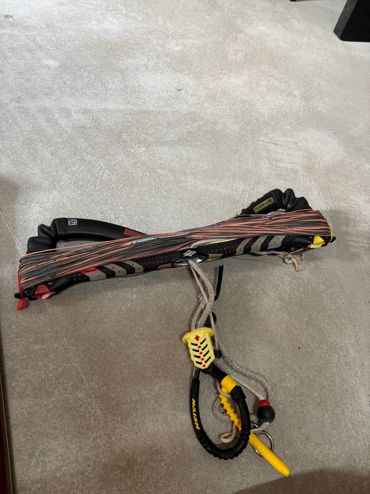 Naish Pivot 9m + Naish Monarch 132x41 + Naish Bar