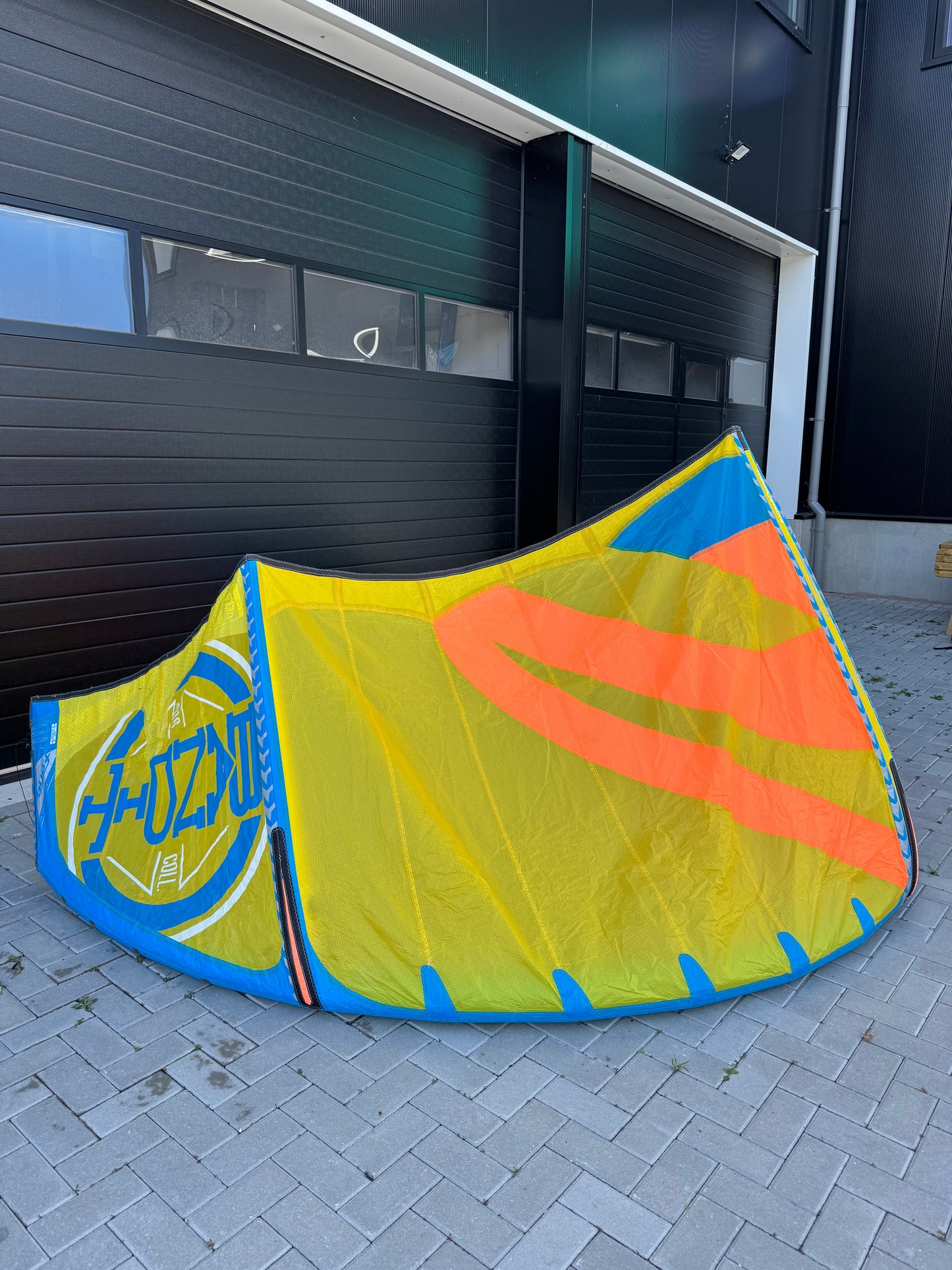 F-One Bandit 9m + F-One TRAX 133x38 + F-One Bar