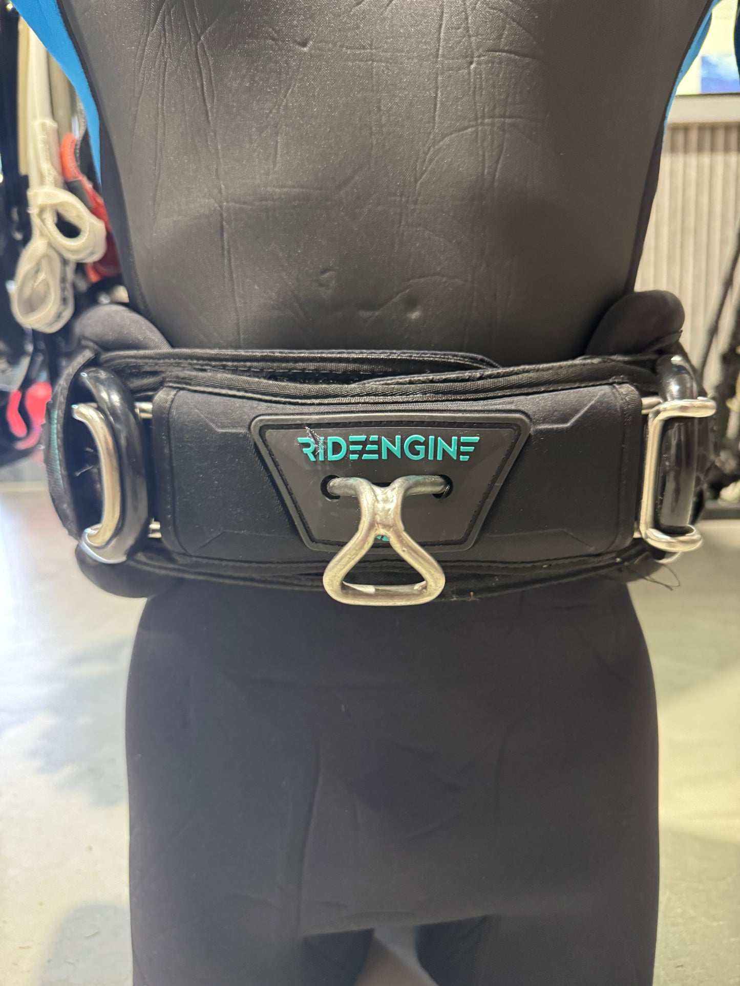 Ride Engine Hardshell Heuptrapeze maat M