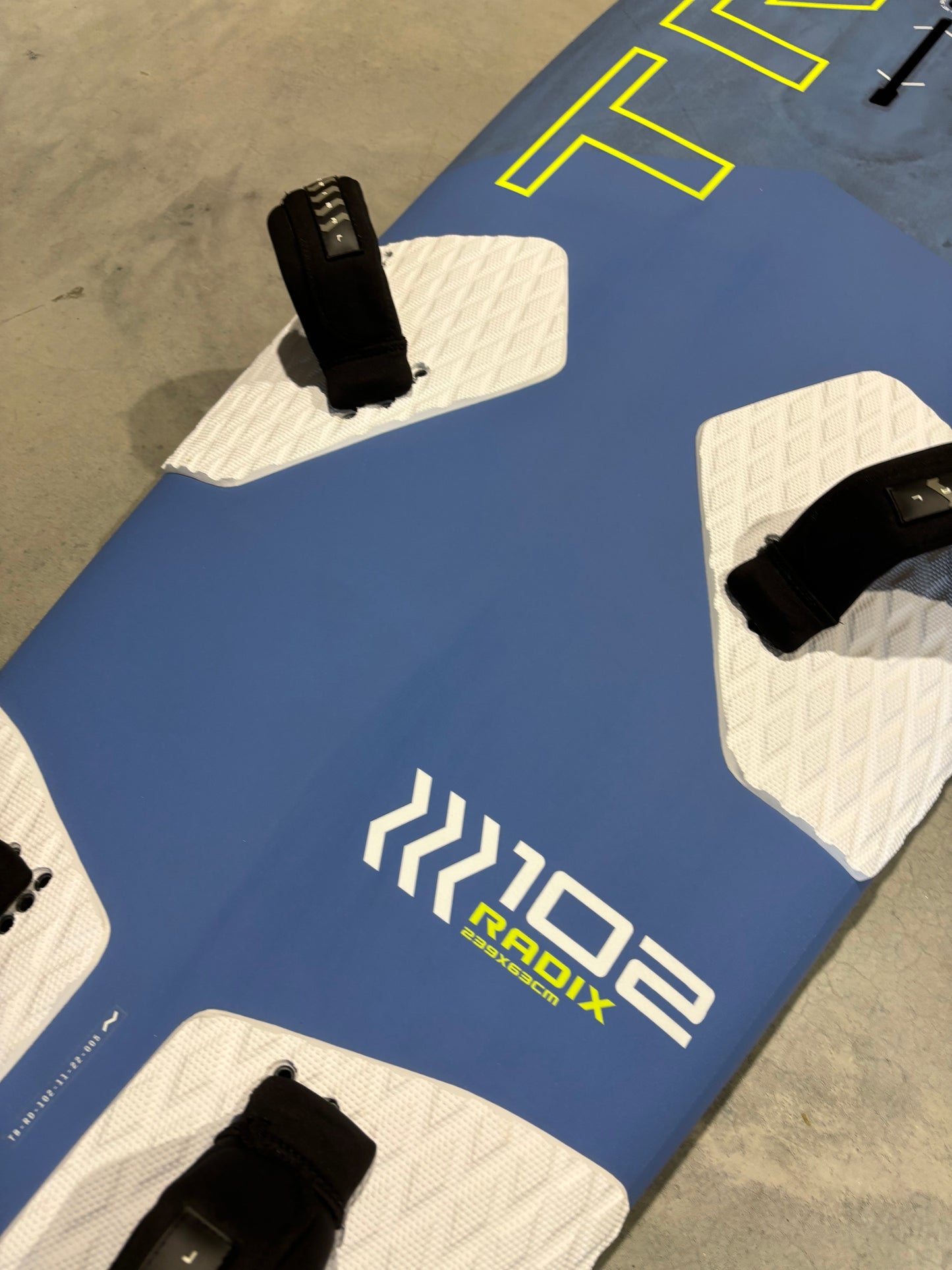 Tribal Radix - 102L / NIEUW