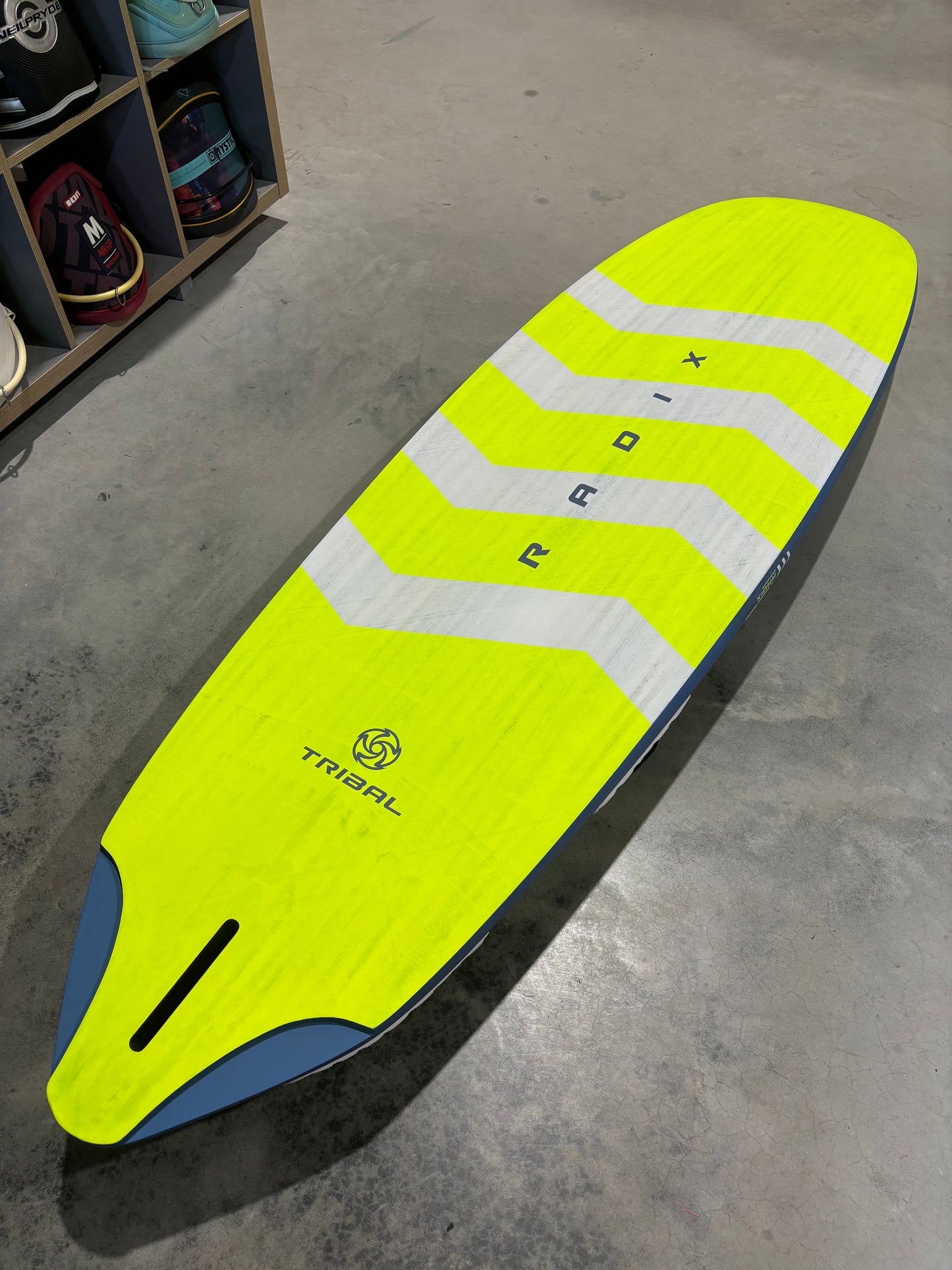 Tribal Radix - 102L / NIEUW