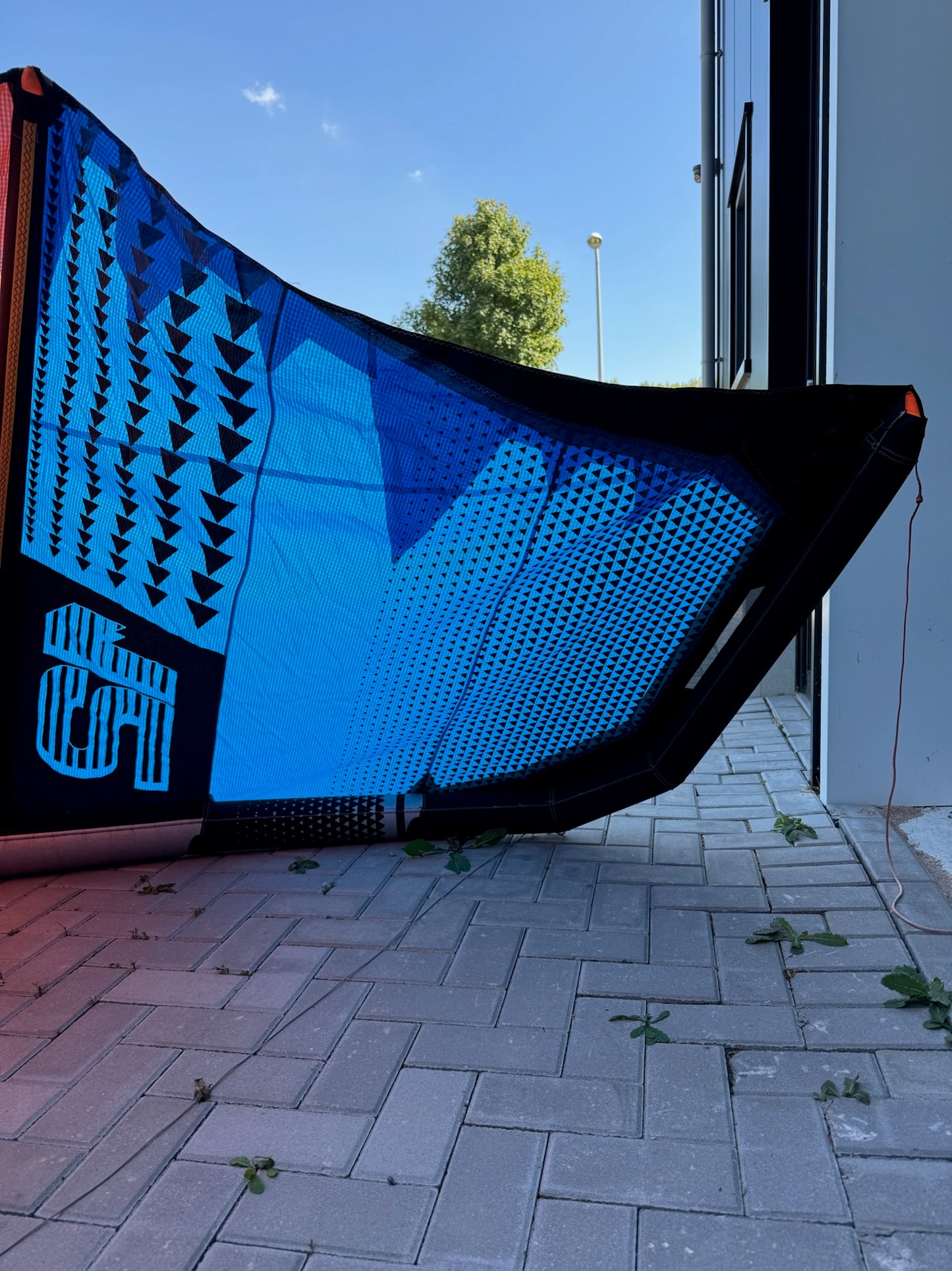 Naish Dash 12m + Brunotti Buster 142x42 + Eleveight Bar