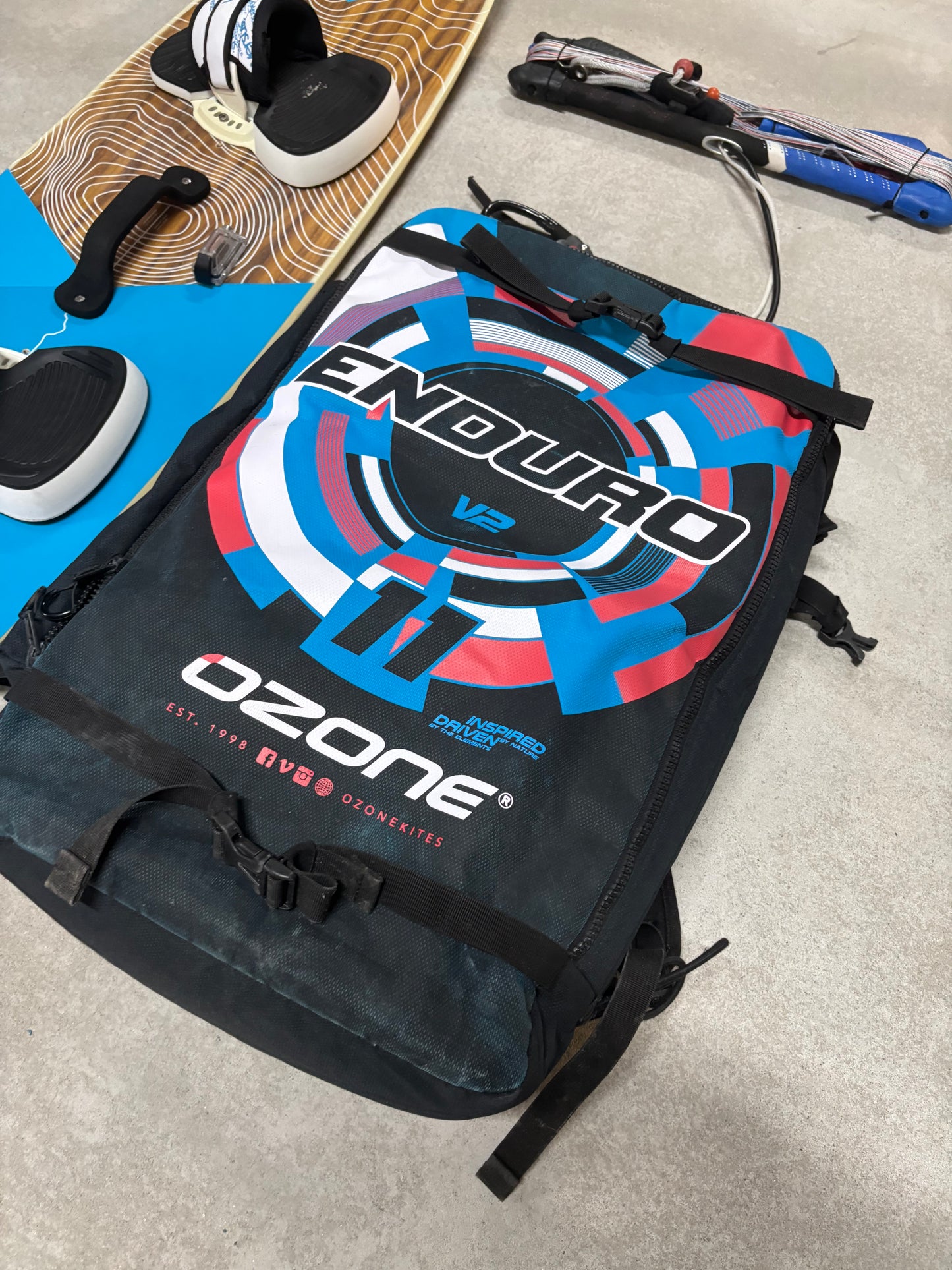 Enduro V2 11m + Ten The Act 135x40 + Ozone Bar