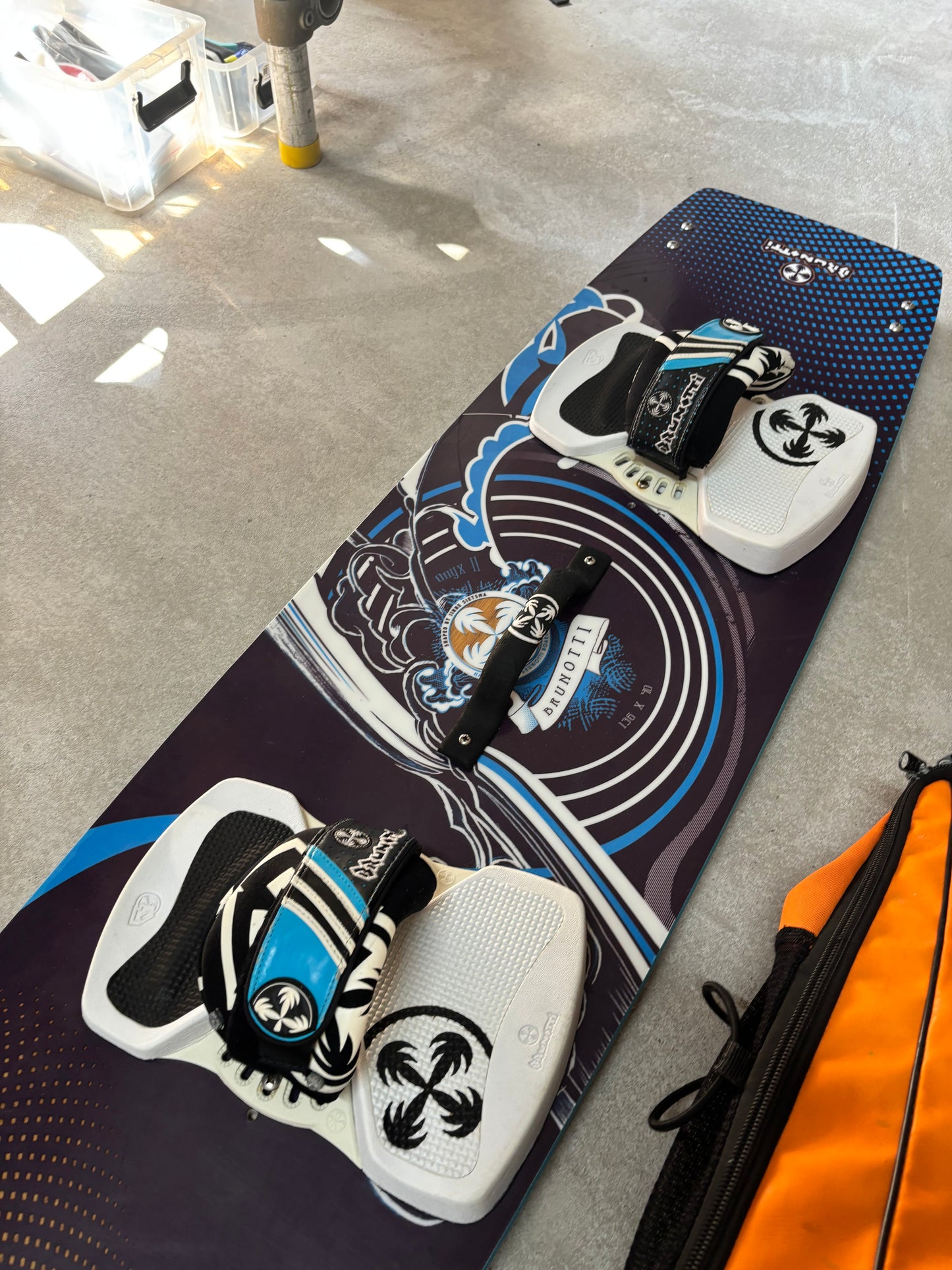 F-One Bandit 9m + Brunotti Onyx 136x40 + F-One Bar