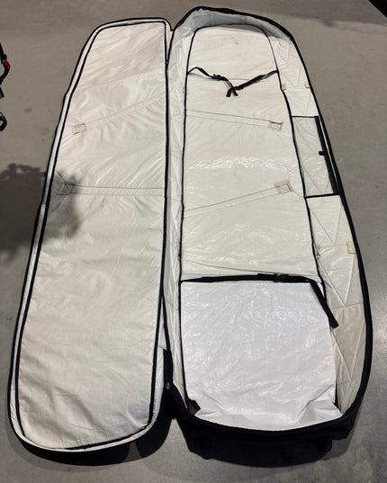 Gearbag Dakine met wieltjes