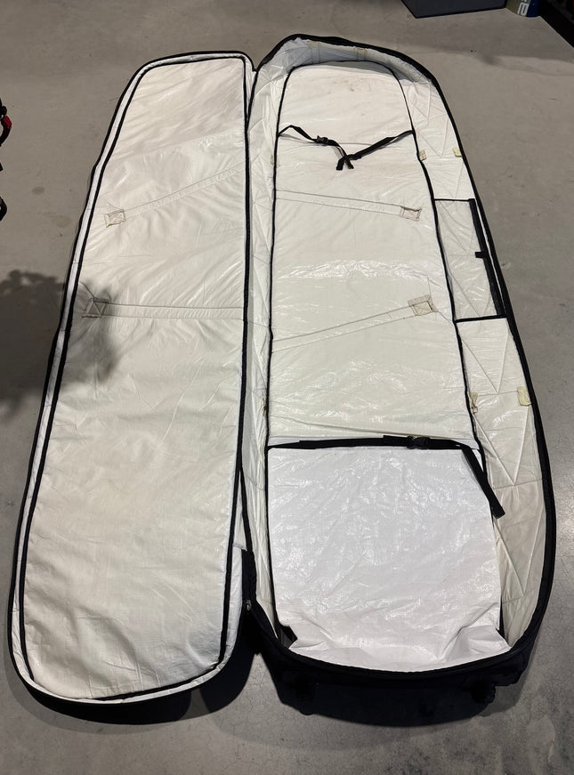 Gearbag Dakine met wieltjes