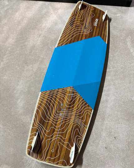 Ten The Act 135x40