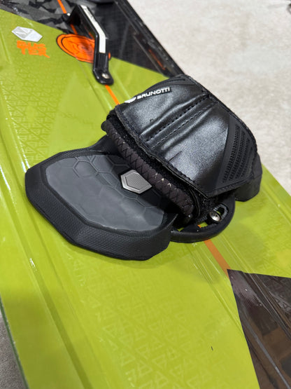 Naish Dash 10m + Brunotti Buster 142x42 + Naish Bar