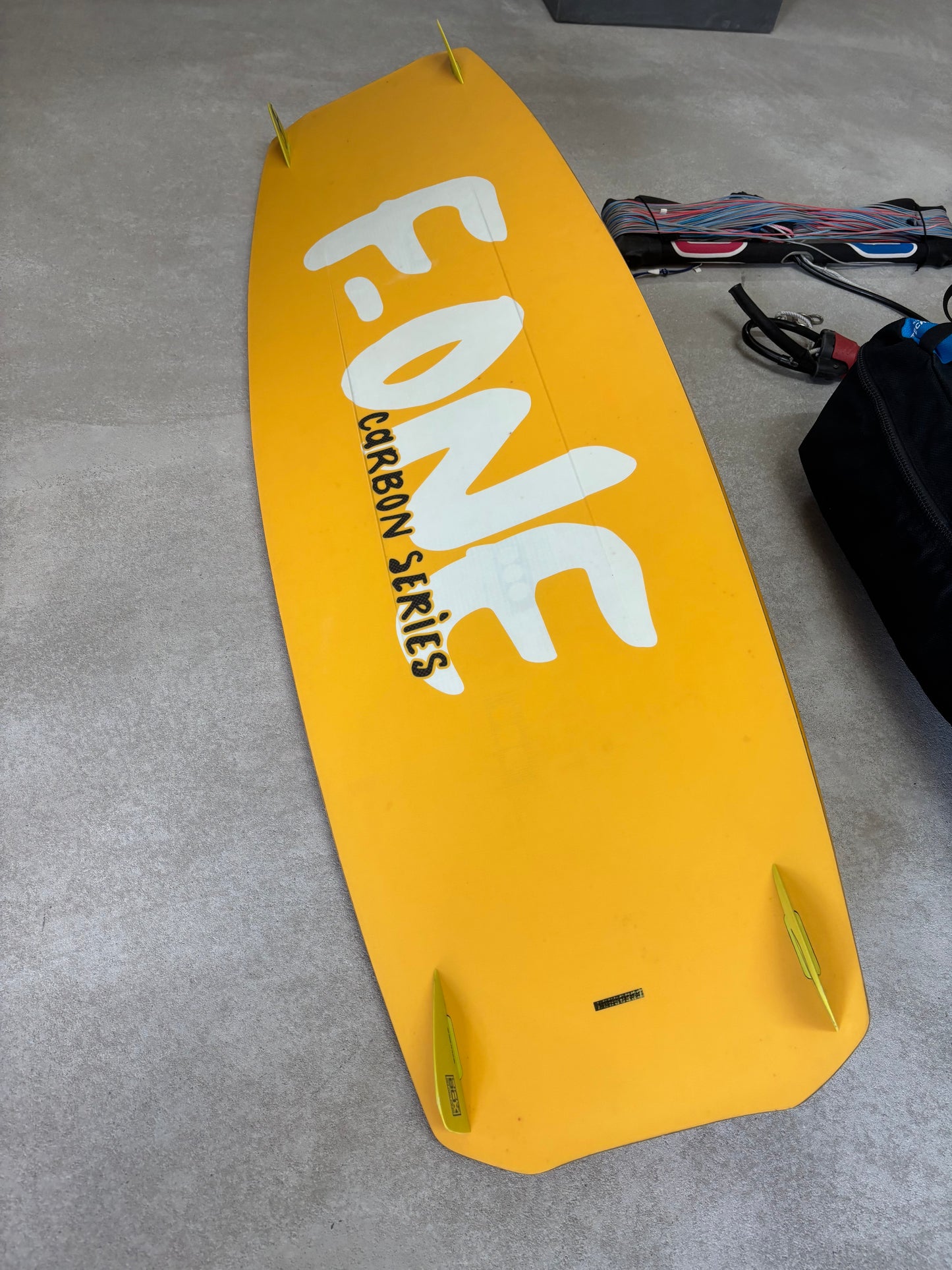 Ozone Enduro 9m + F-One TRAX Carbon 137x42 + Ozone Bar