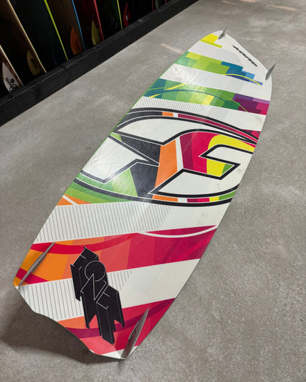(Gereserveerd) F-One Bandit 6m + F-One Acid 130x39 + F-One Bar