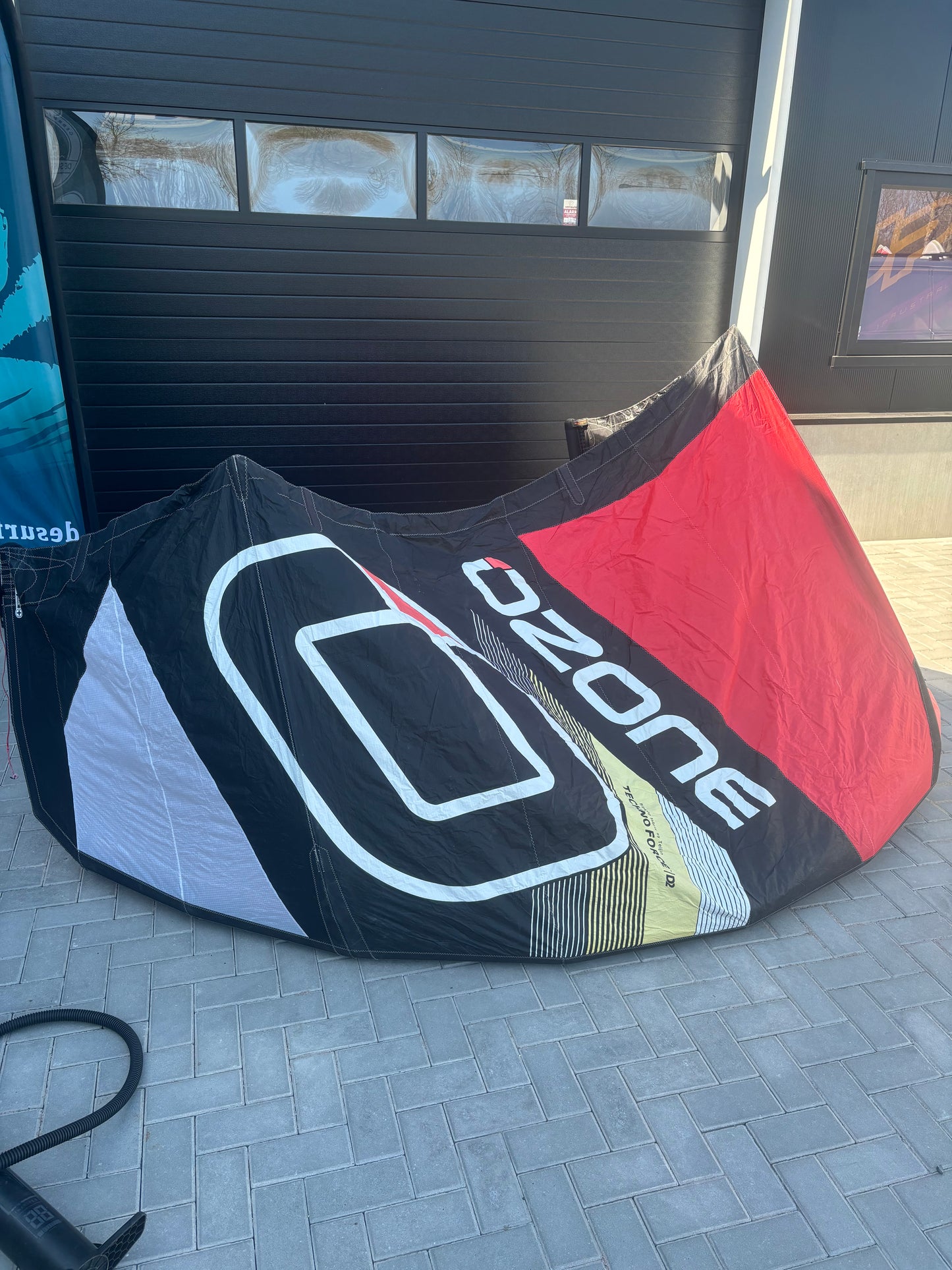 Complete kiteset | Ozone Catalyst 9m2 + North Gonzales 134x40 board + Bar + Pomp + Leash