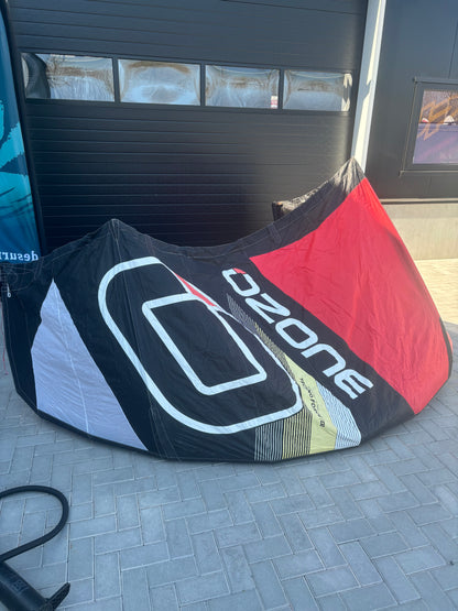 Complete kiteset | Ozone Catalyst 9m2 + North Gonzales 134x40 board + Bar + Pomp + Leash