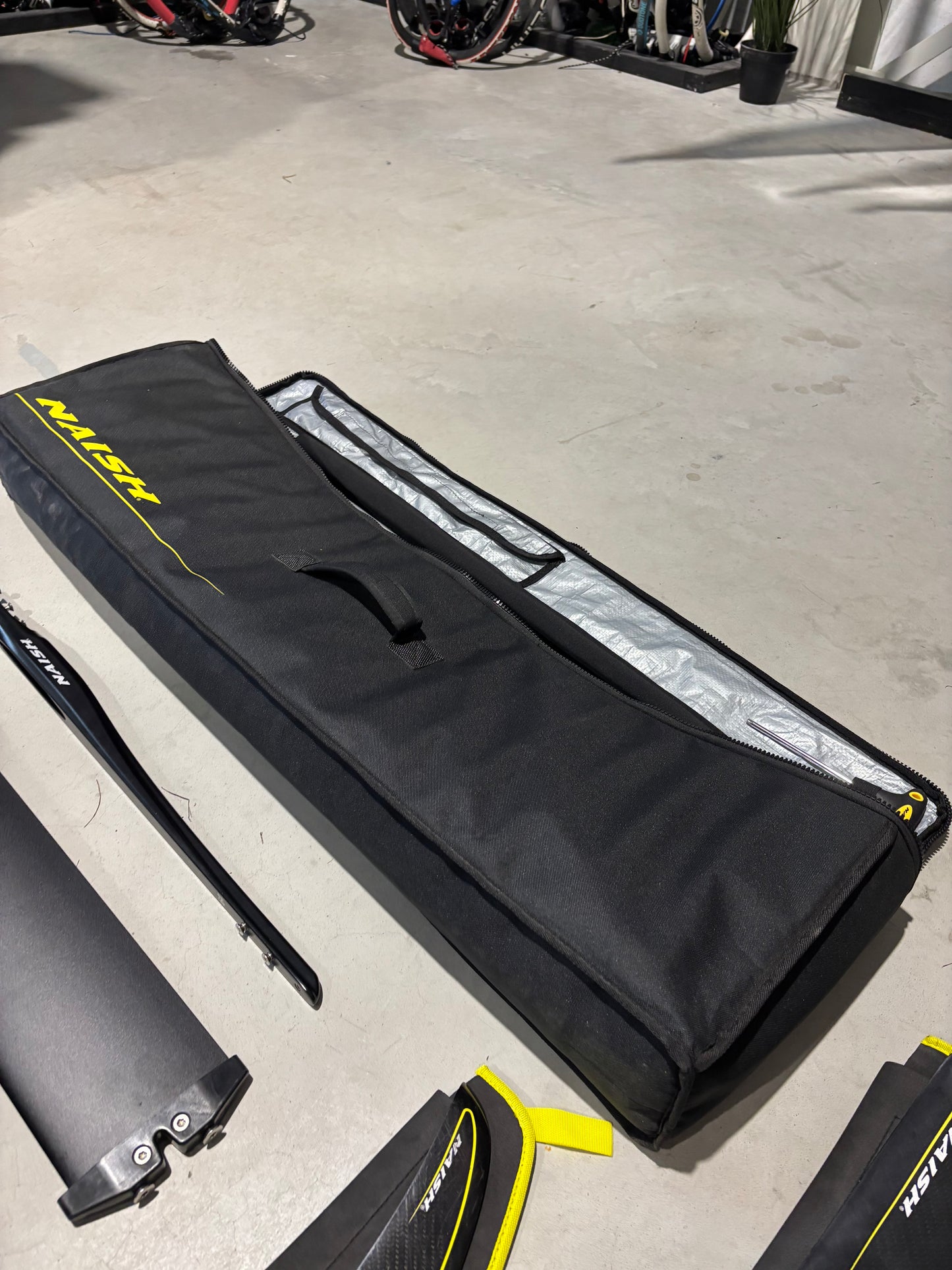 Complete Wingfoil set | Naish Hover 5’7/135L + Naish Foil + Naish ADX 5.5 (2)