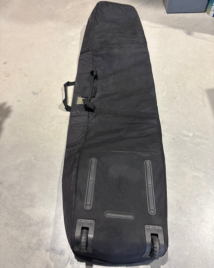 Gearbag Dakine met wieltjes