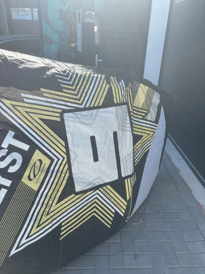 Complete kiteset | Ozone Catalyst 9m2 + North Gonzales 134x40 board + Bar + Pomp + Leash