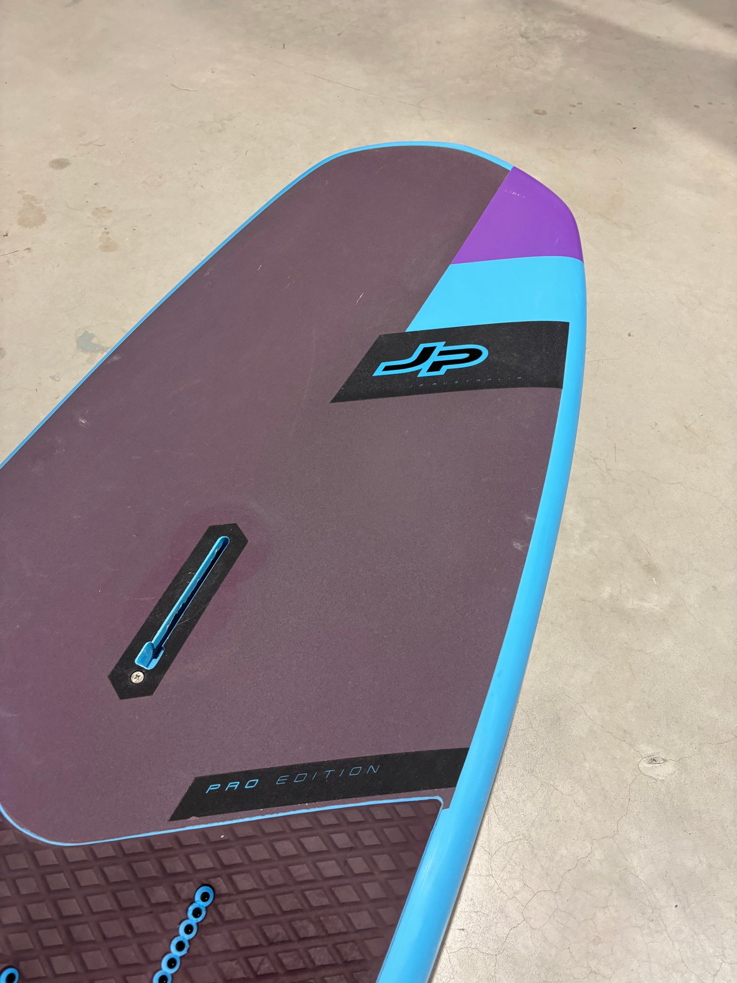 JP Freefoil PRO Edition 115L + Neilpryde Glide Windfoil set