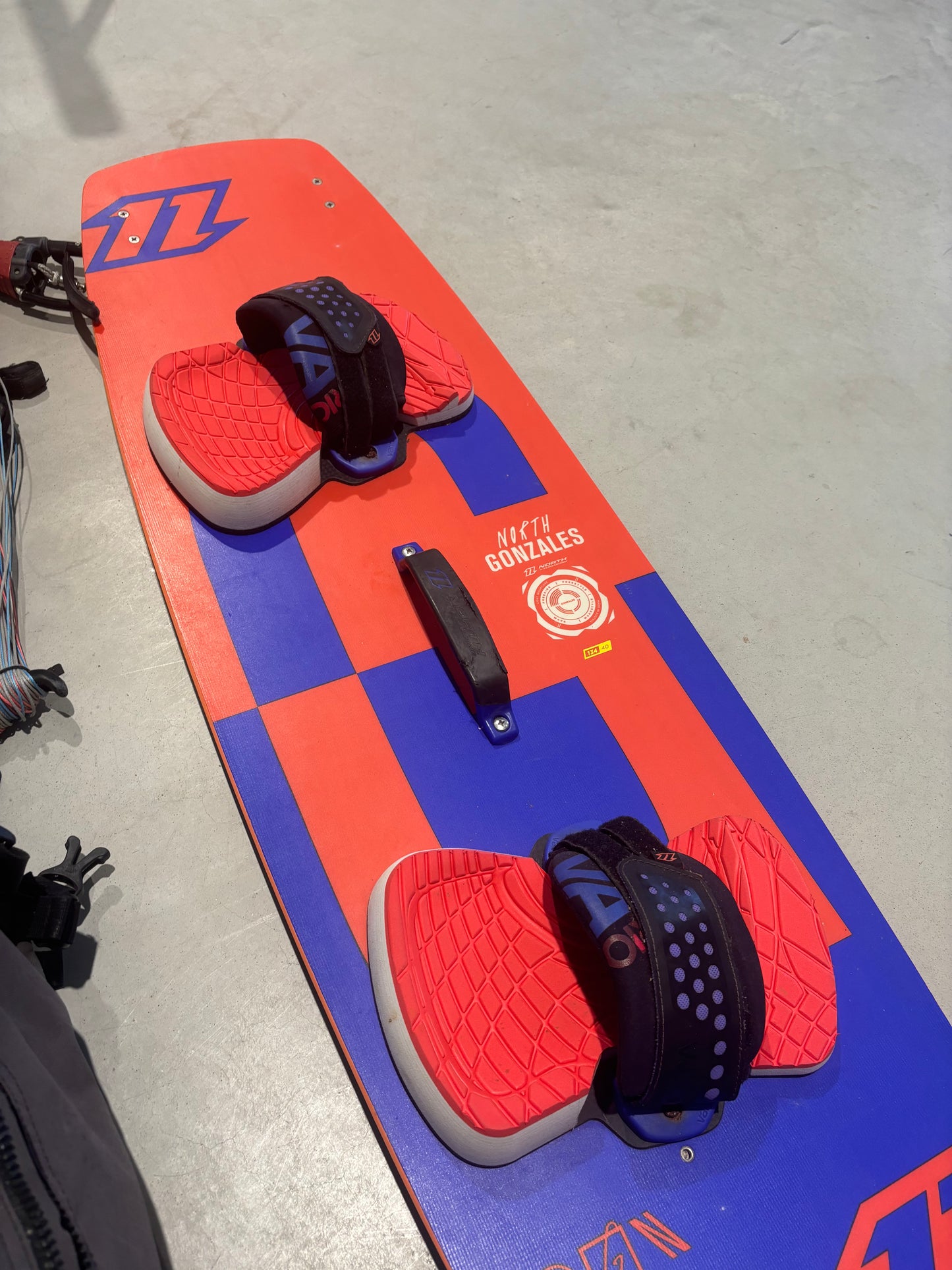Complete kiteset | Ozone Catalyst 9m2 + North Gonzales 134x40 board + Bar + Pomp + Leash