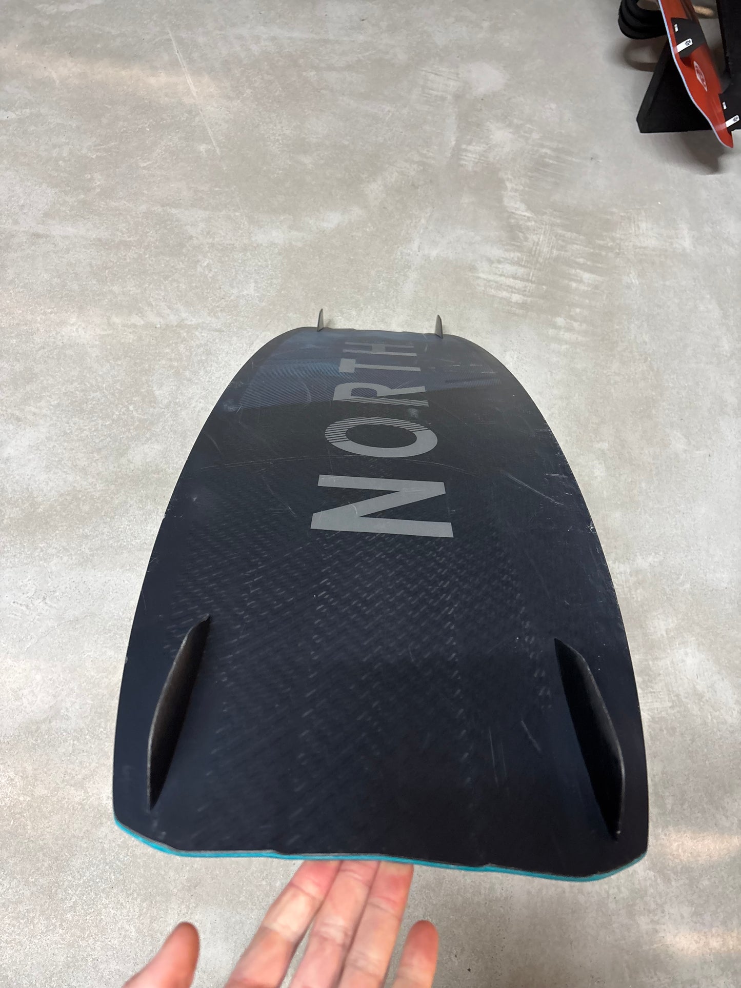 North Atmos Carbon 136x40 2023