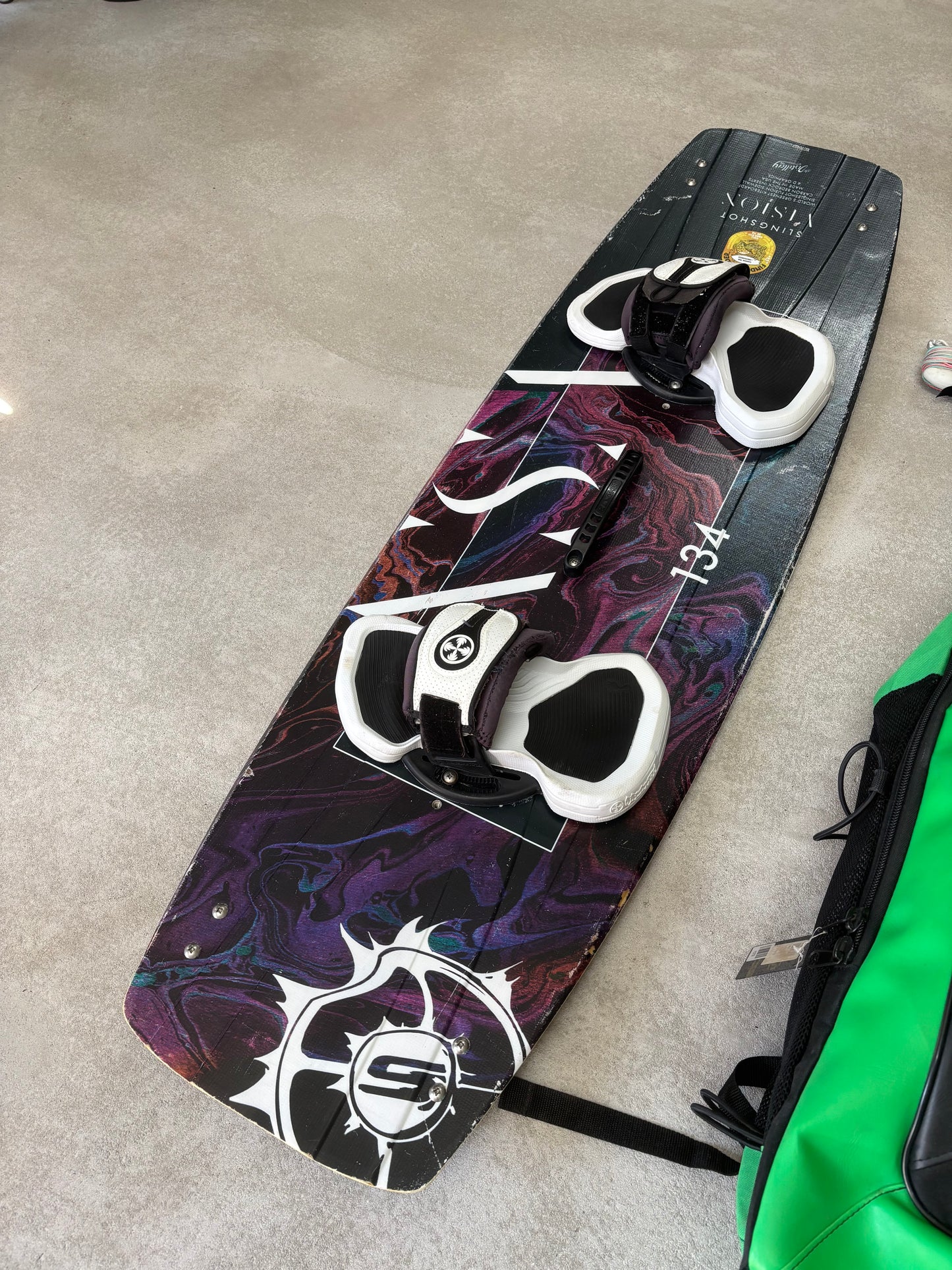 F-One Bandit 8 + Slingshot Vision 134x40 + F-One Bar