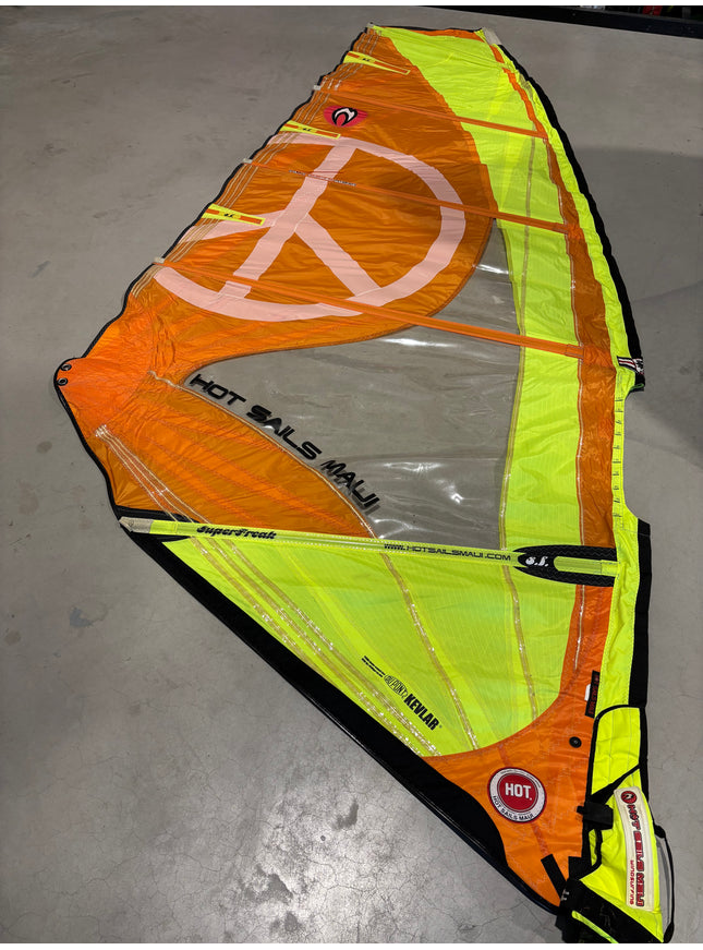 Hot Sails Superfreak 5.3 + Gratis Carbon giek