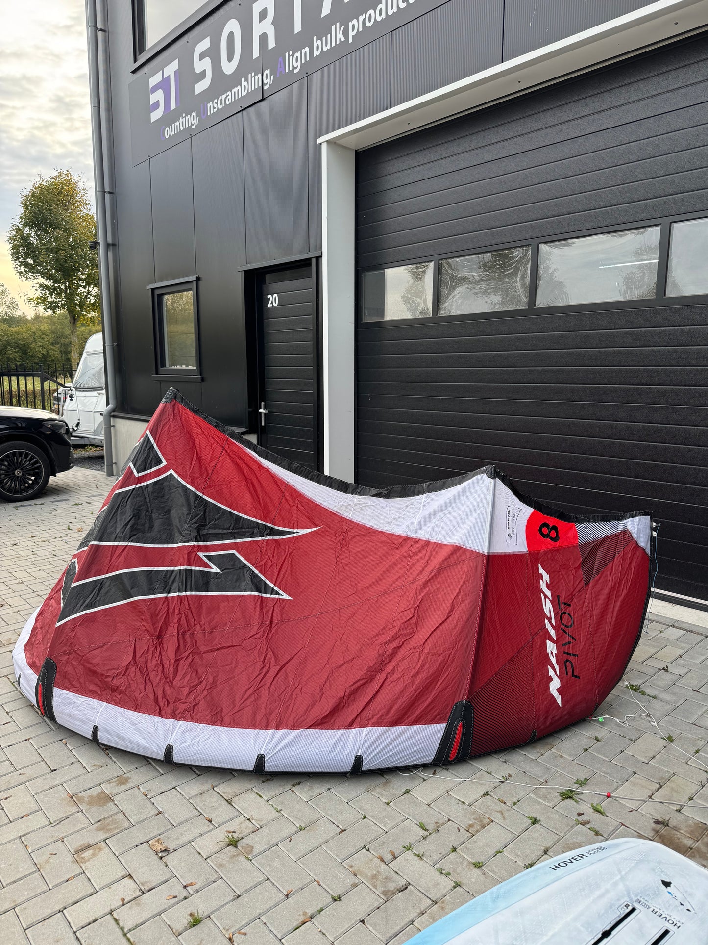 Naish Pivot 2025 8m + Naish Motion 138x41,5 + Naish Bar