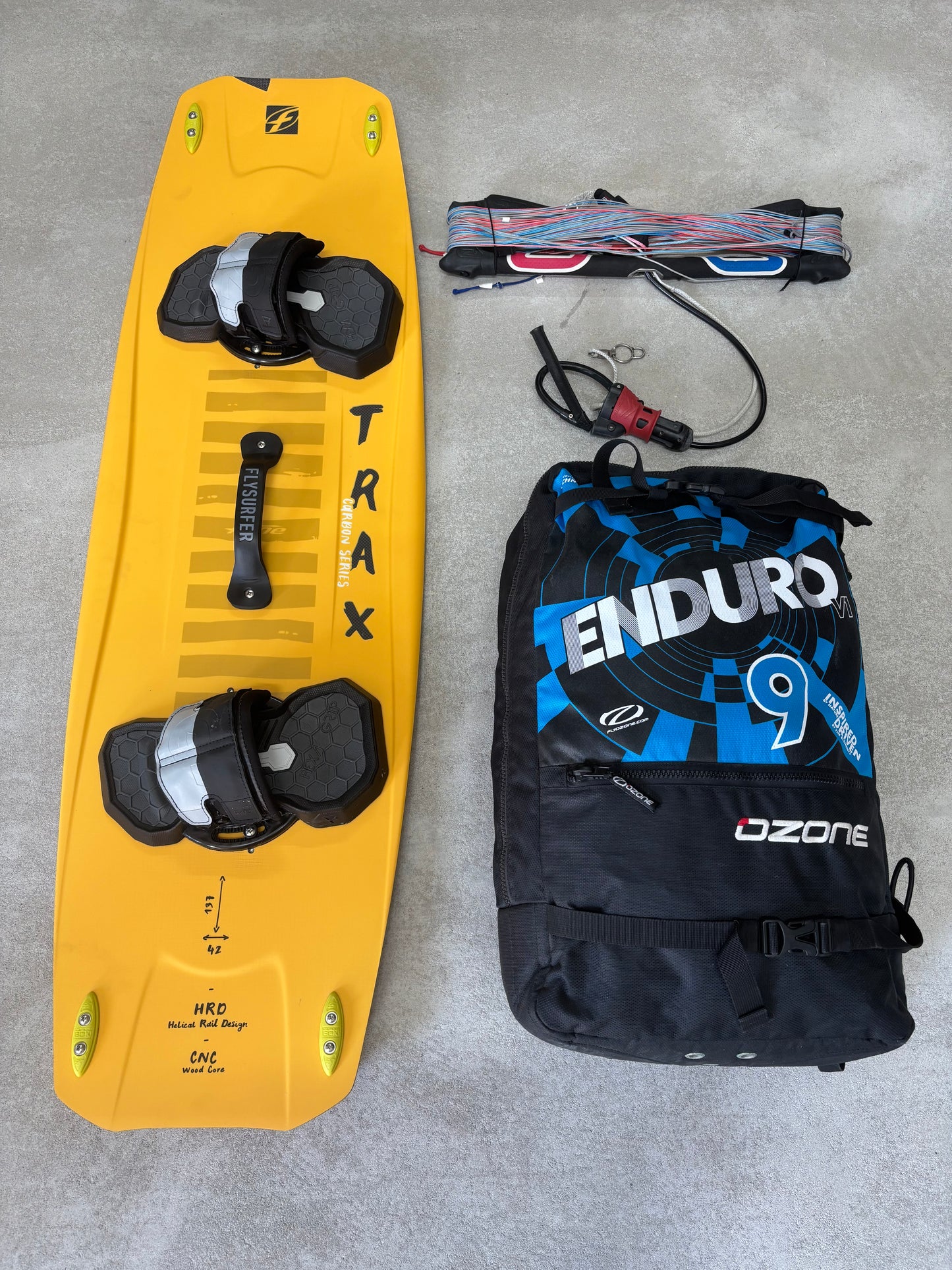 Ozone Enduro 9m + F-One TRAX Carbon 137x42 + Ozone Bar