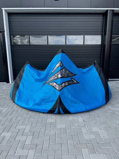Naish Pivot S26 10m + Naish Motion 138x41.5 + Naish Bar